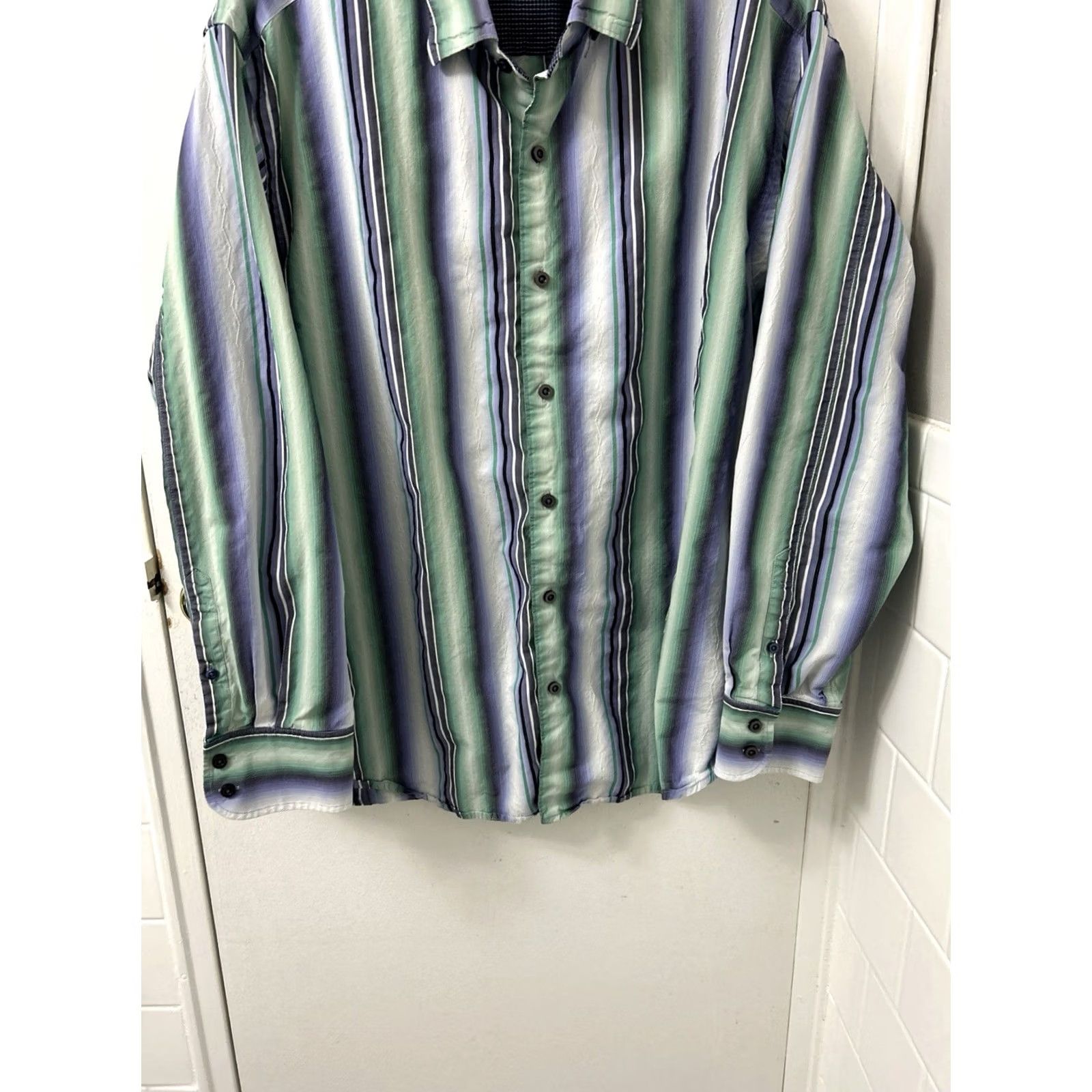Tommy Bahama Tommy Bahama Shirt Mens XL Green Blue Striped Silk Blend Button Down L/S Size US XL / EU 56 / 4 - 3 Thumbnail