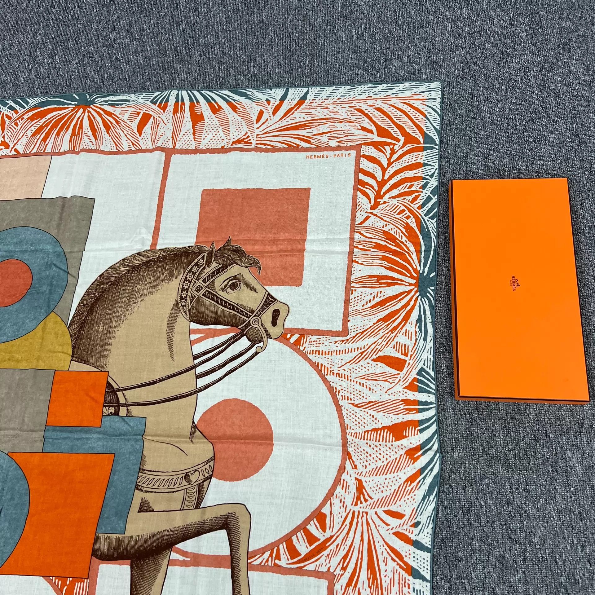 Hermes Hermes Knight Horse Cashmere-Silk Scarf 140x140cm NWT Size ONE SIZE - 4 Thumbnail