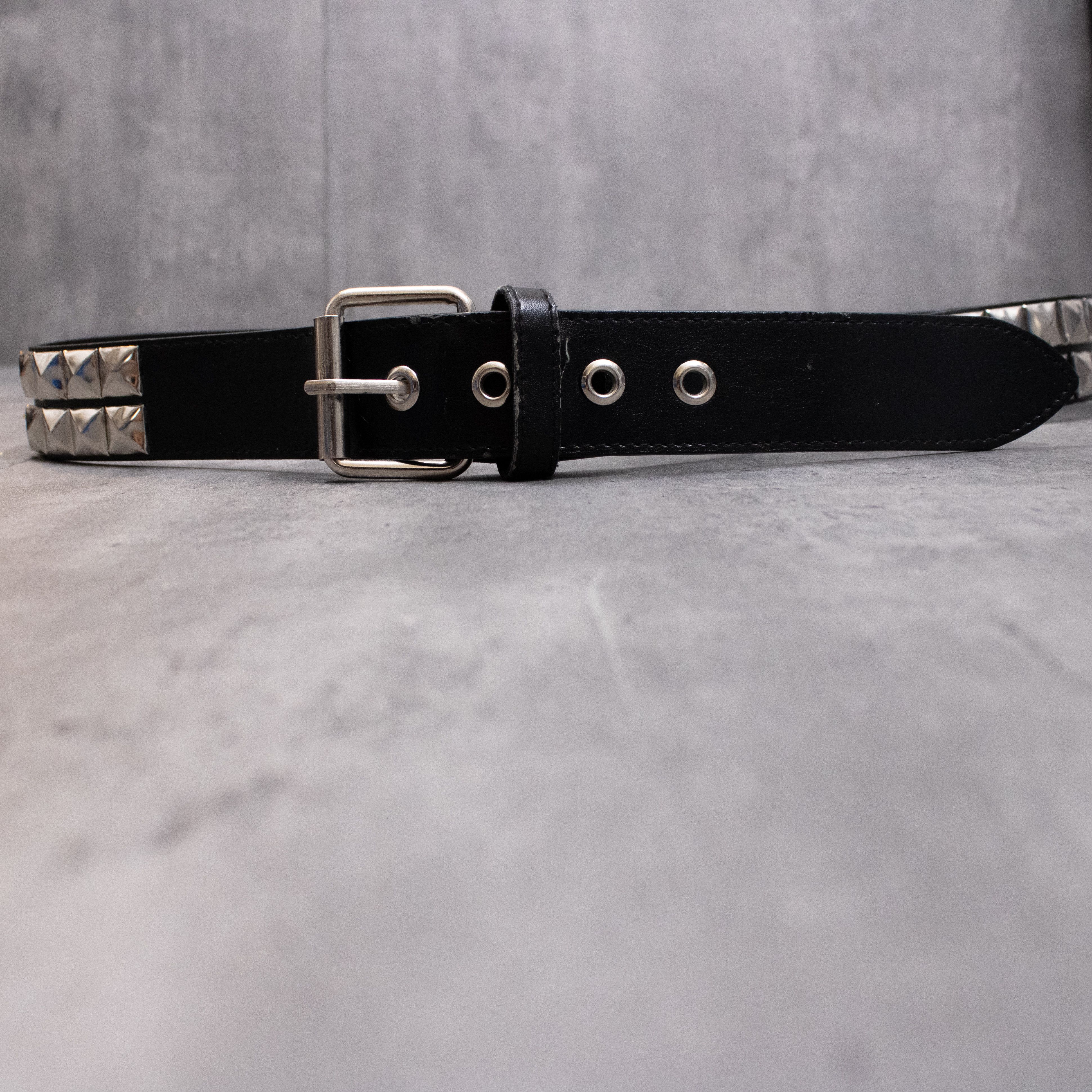 Hot Topic Vintage VTG Y2K 2000's 00's Studded Black Faux Leather Belt Size 34 - 3 Thumbnail
