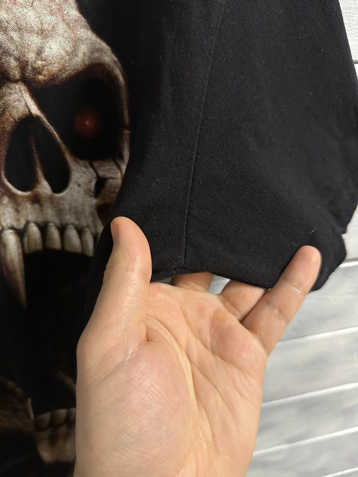 Vintage Rare Vintage Dead Skull Vampire Rock T-Shirt Y2K Spiral. Size US L / EU 52-54 / 3 - 6 Thumbnail