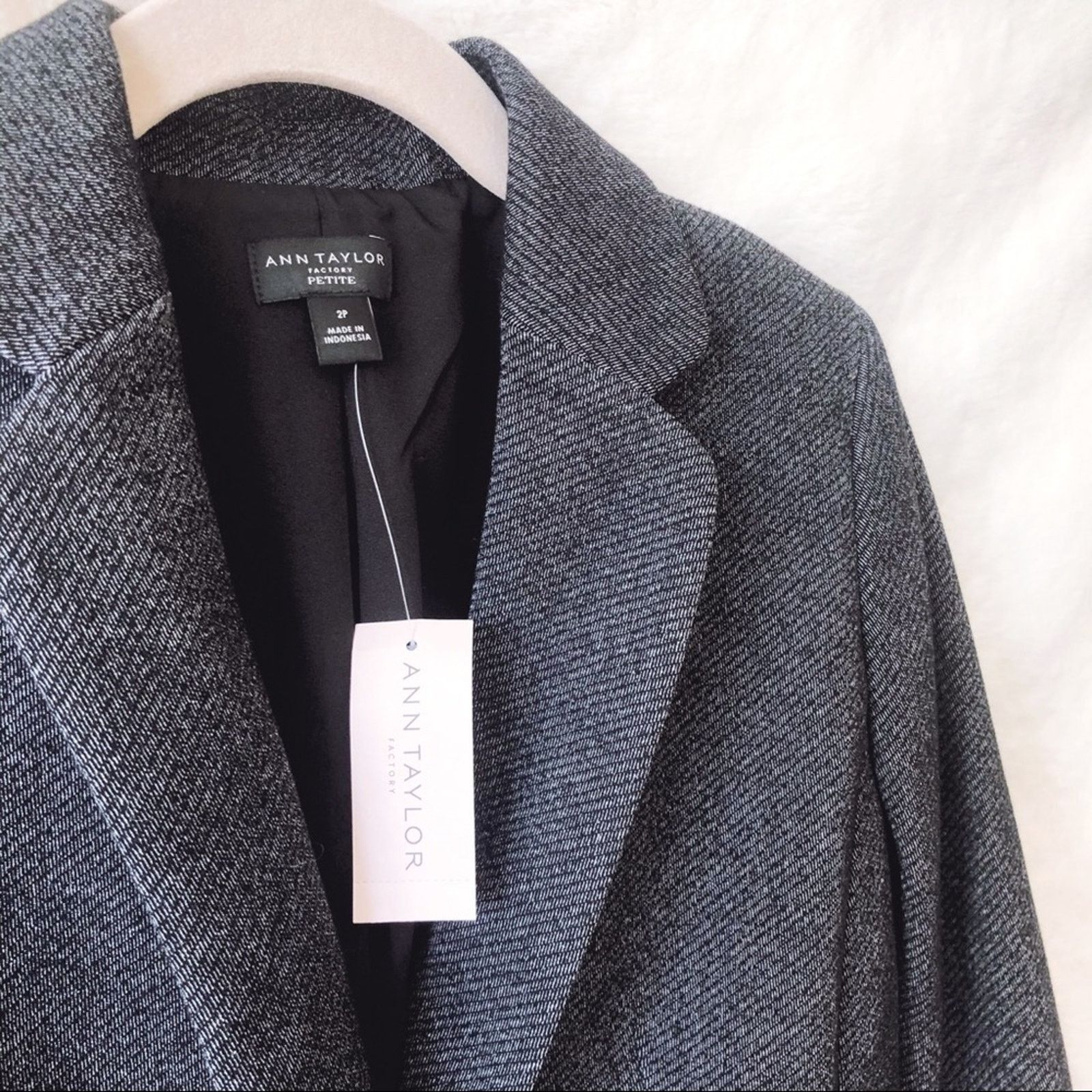 Ann Taylor Ann Taylor Gray Petite One-Button Tailored Blazer Size XS / US 0-2 / IT 36-38 - 11 Thumbnail