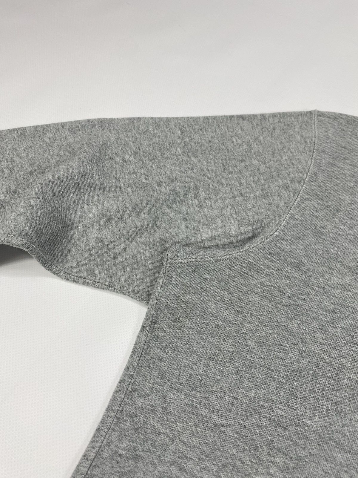 Kaws × Uniqlo 🔥LASTDROP🔥 Kaws Sesame Street Uniqlo Iconic Logo Sweatshirt Size US M / EU 48-50 / 2 - 9 Thumbnail