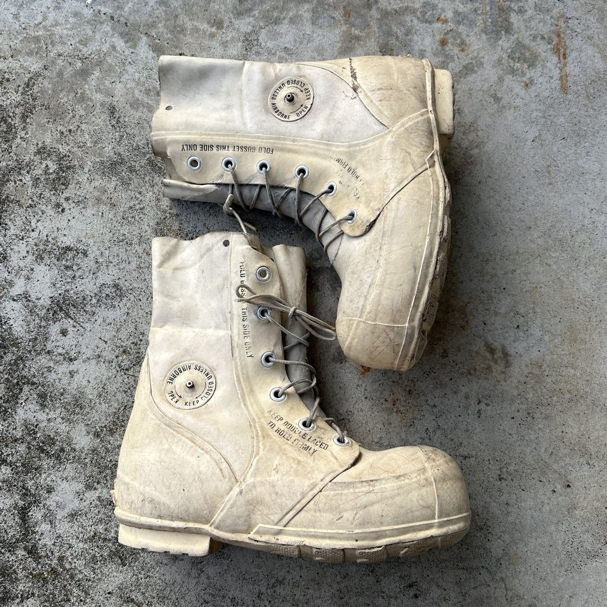 Military × Raf Simons × Vintage 80s Trashed Snow Mickey Bunny Bata ...