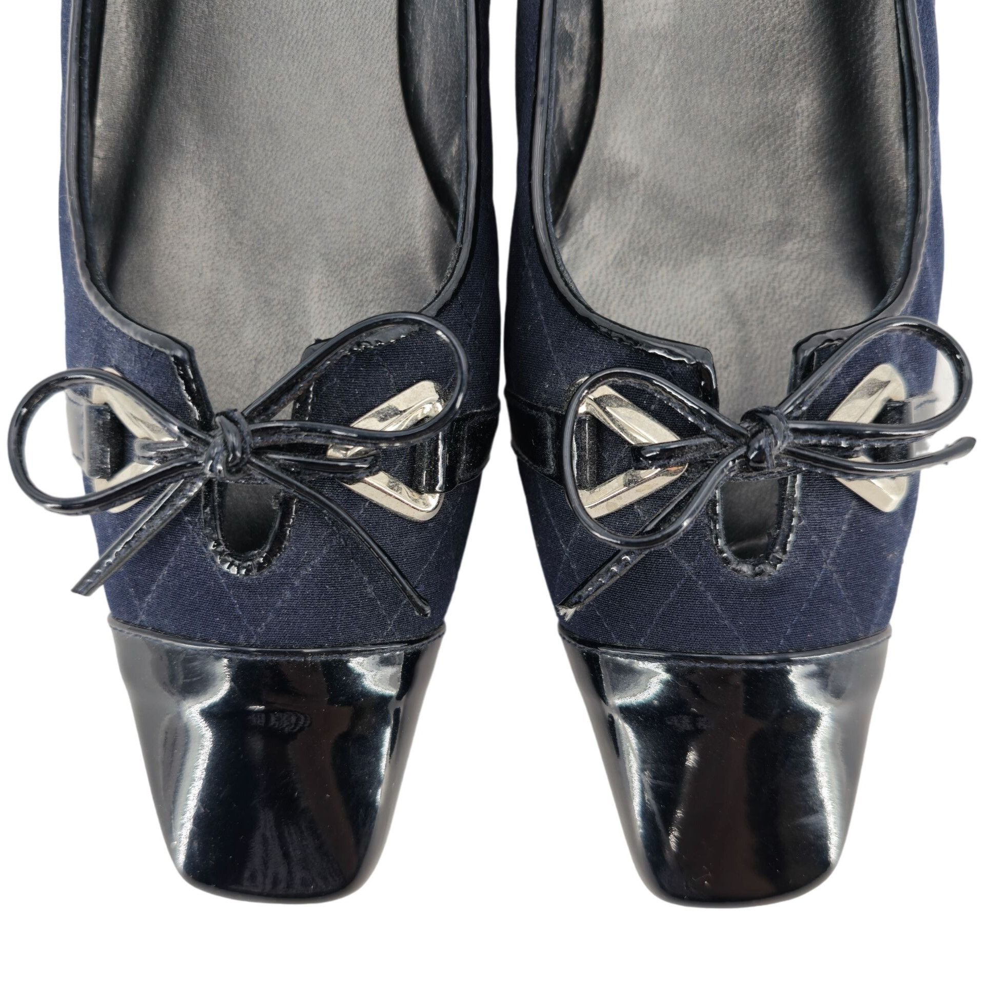 Stuart Weitzman Stuart Weitzman 8.5AAAA Navy Crepe Black Leather Dress Heels Size US 8.5 / IT 38.5 - 13 Thumbnail