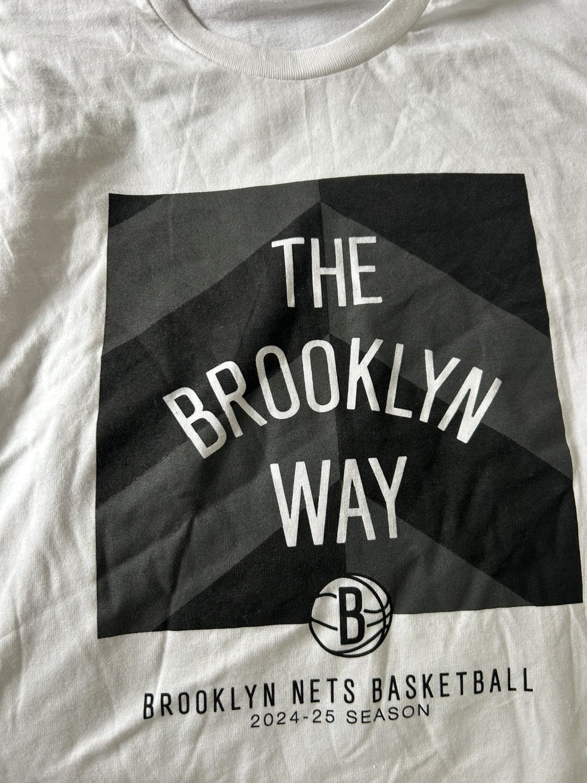 NBA Brooklyn Nets T shirt won at Halftime Show Size US XL / EU 56 / 4 - 3 Thumbnail