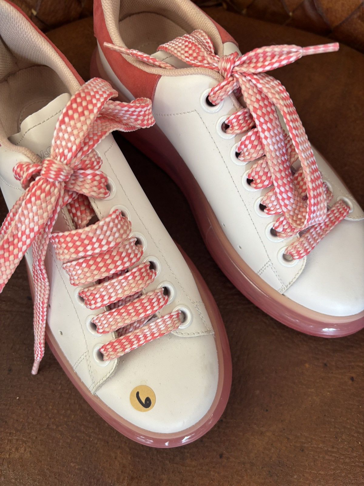 Alexander McQueen Alexander McQueen sneaker pink and white Size US 6 / IT 36 - 8 Thumbnail