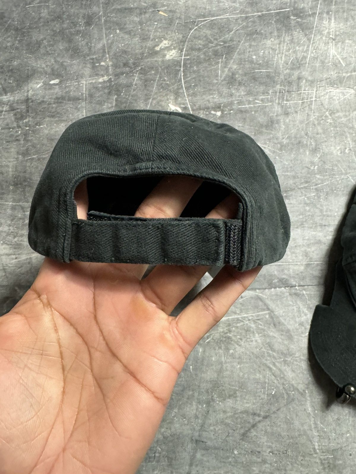 Balenciaga Balenciaga www.Balenciaga.com notched pierced hat Size ONE SIZE - 4 Thumbnail