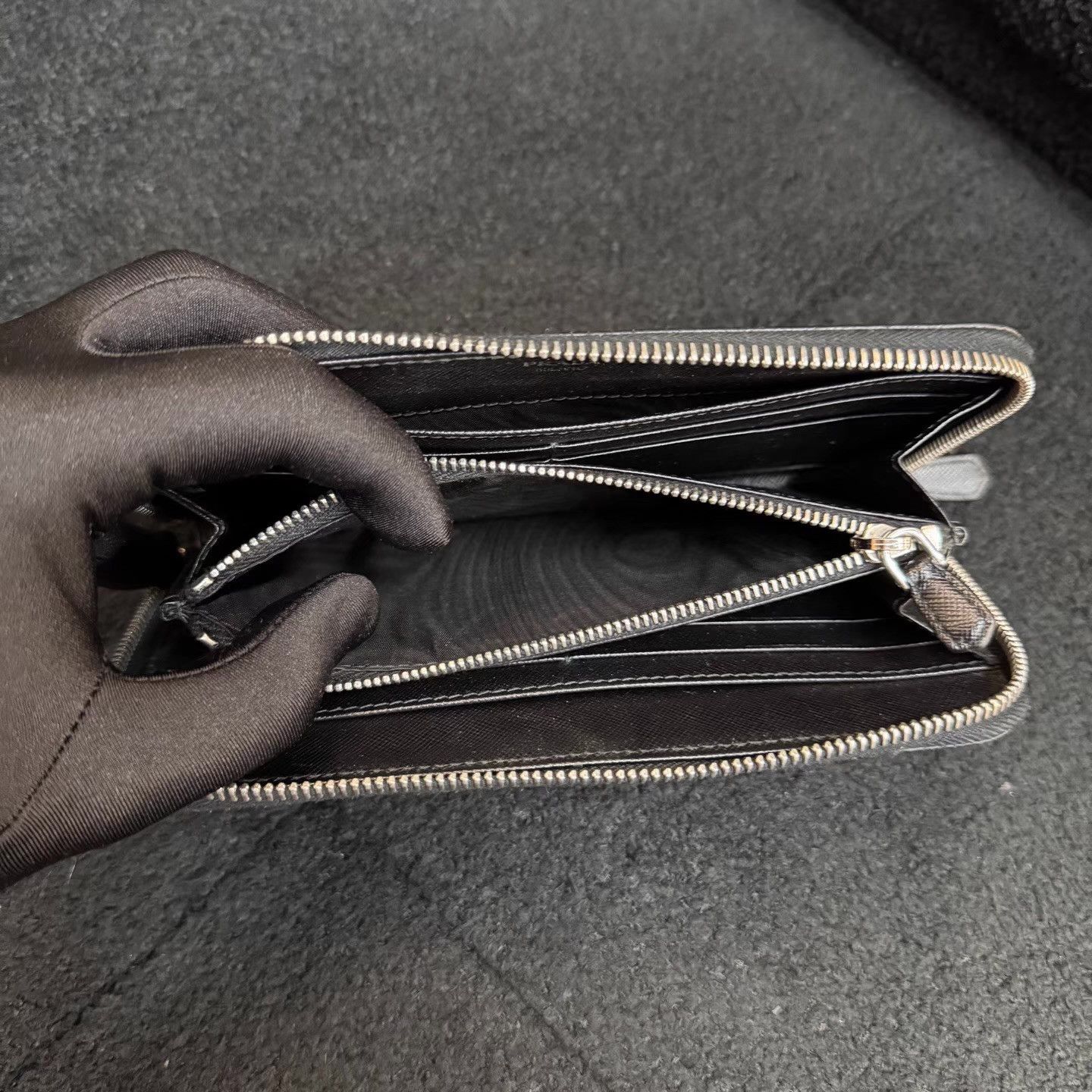Prada PRADA Long Black Wallet with Triangular Metal Logo Q10 Size ONE SIZE - 8 Thumbnail