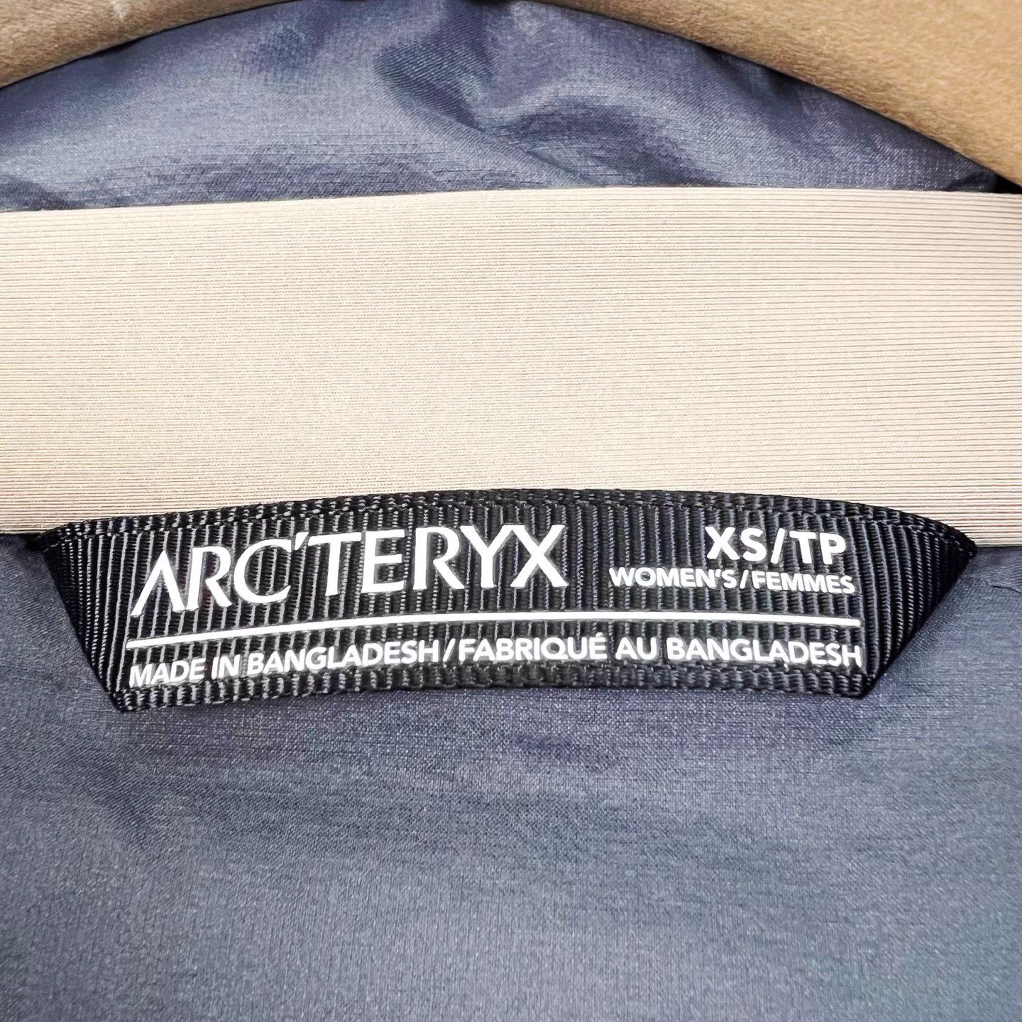 Arc'teryx Arc'teryx Solid Logo Embroidered Hooded Insulated Jacket Size US XS / EU 42 / 0 - 6 Thumbnail
