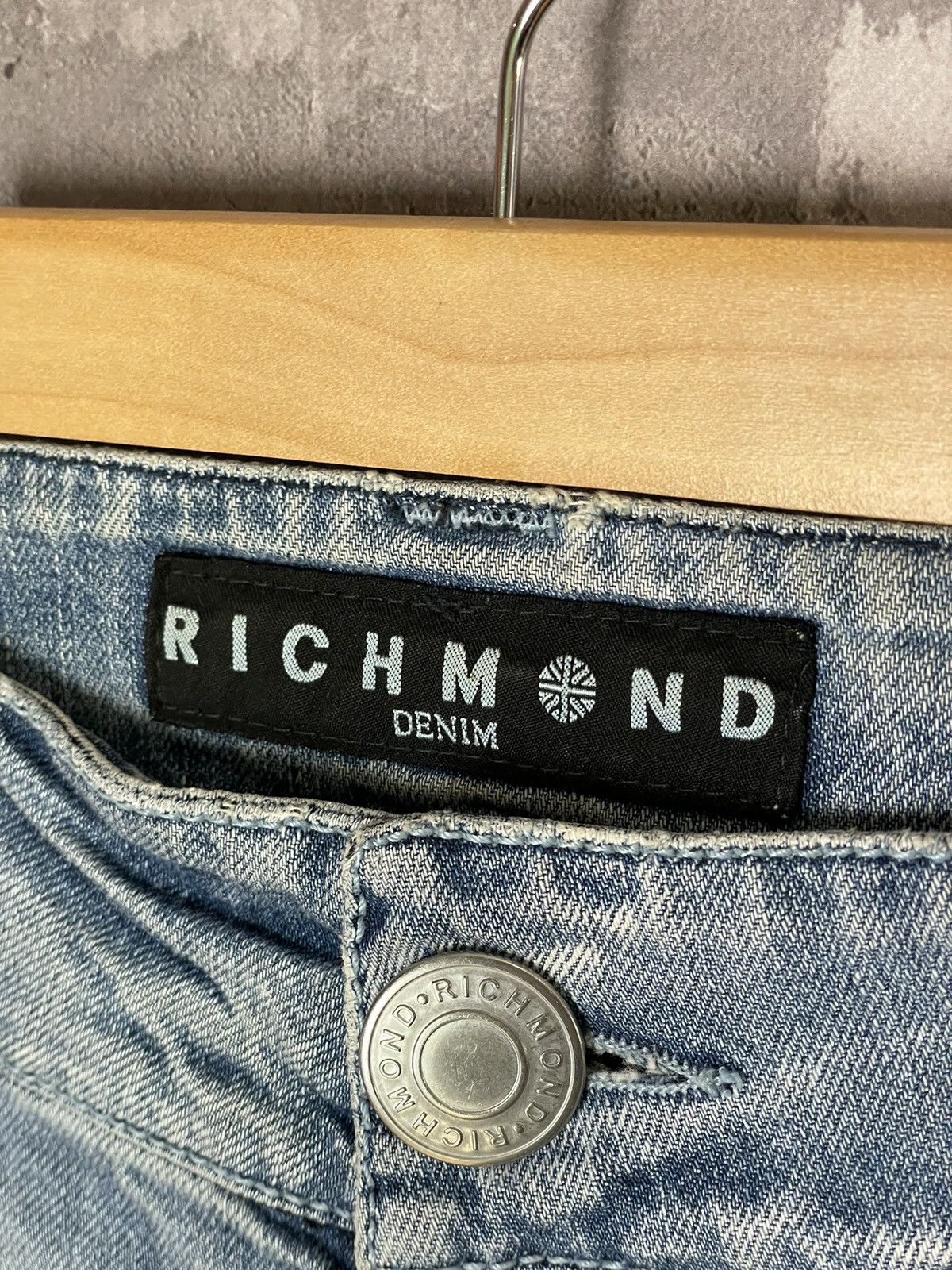 Japanese Brand × Richmond Denim Richmond Streetwear Y2K Embroidered Logo Denim Jeans Size US 27 - 10 Thumbnail