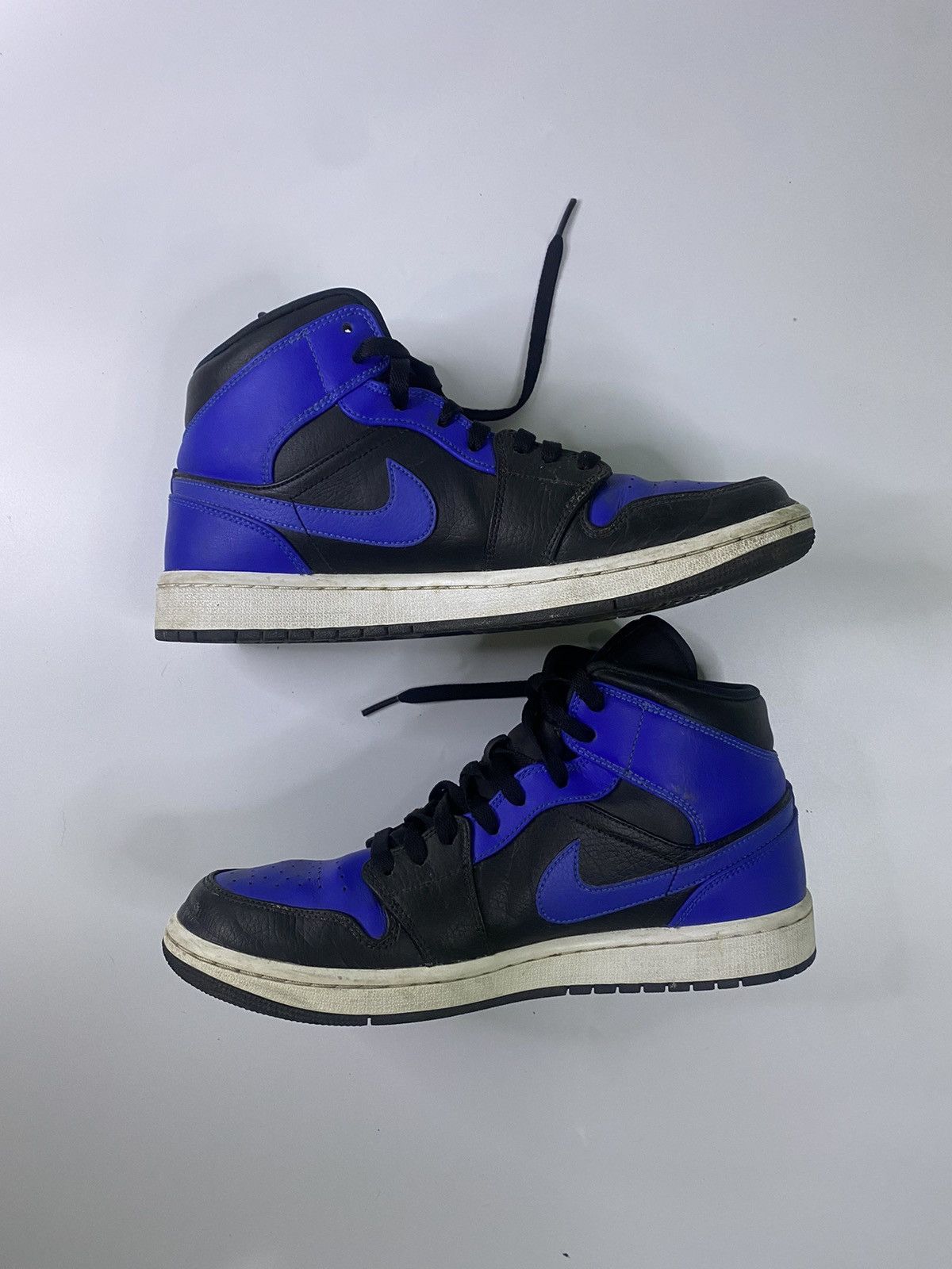 Jordan Brand × Nike Jordan 1 Mid Hyper Royal Black Size US 9 / EU 42 - 2 Thumbnail