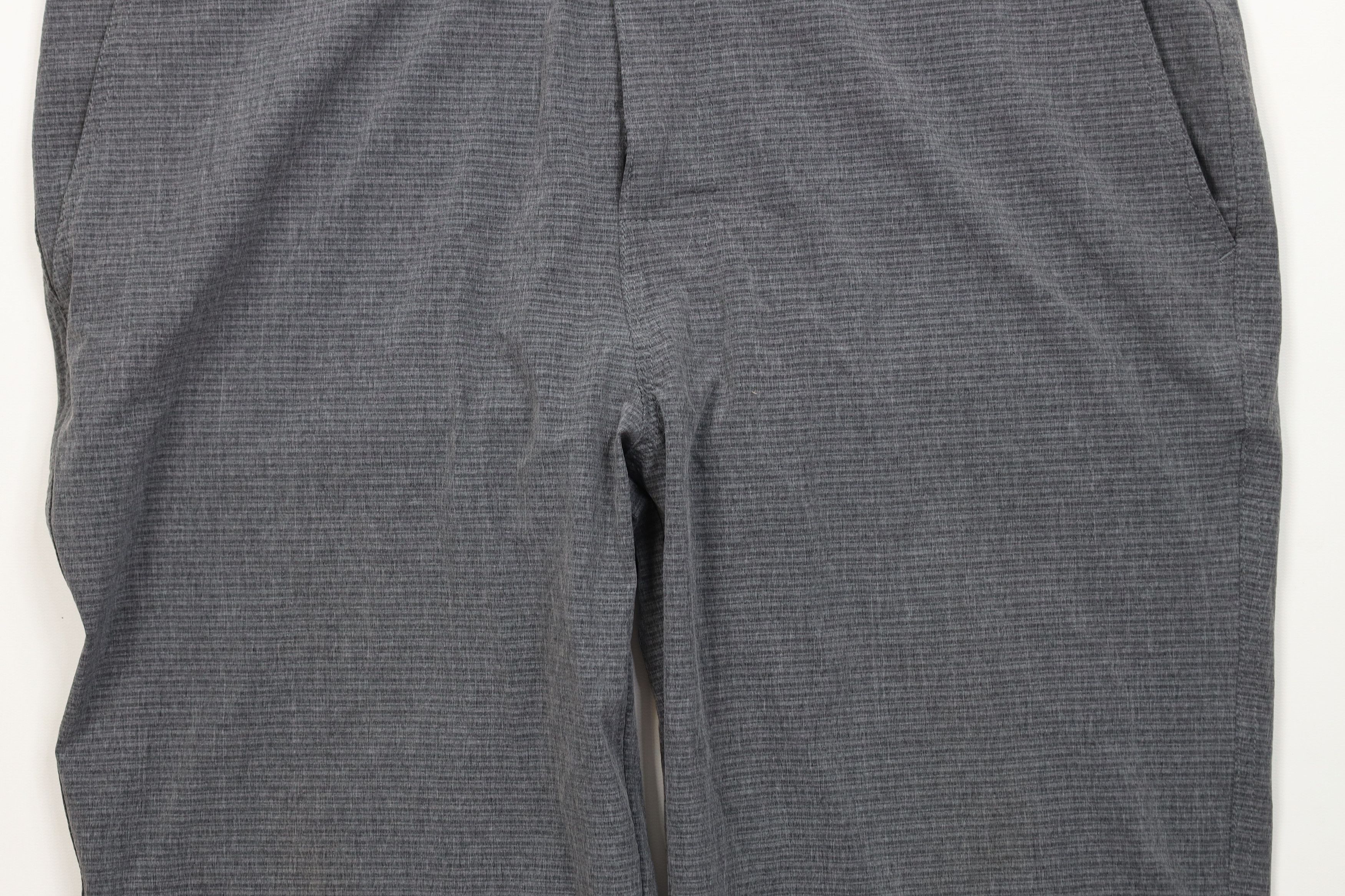 Vintage Buckle BKE Striped Stretch Standard Fit Hybrid Shorts Gray Size US 32 / EU 48 - 3 Thumbnail
