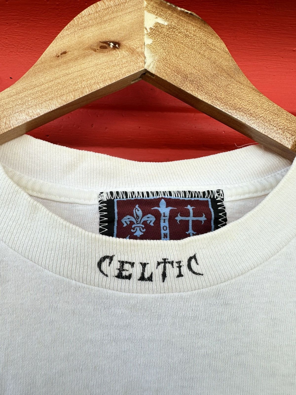 Vintage RARE Vintage 90s Celtic Art Silver Kingdom Tee Size US S / EU 44-46 / 1 - 7 Thumbnail