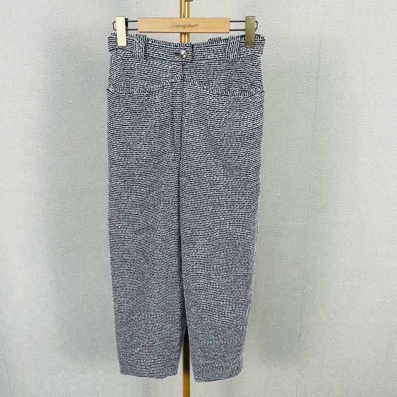 Chanel Chanel carrot pants P62601V48226 Size 36 Size US 36 / EU 52 - 1 Thumbnail
