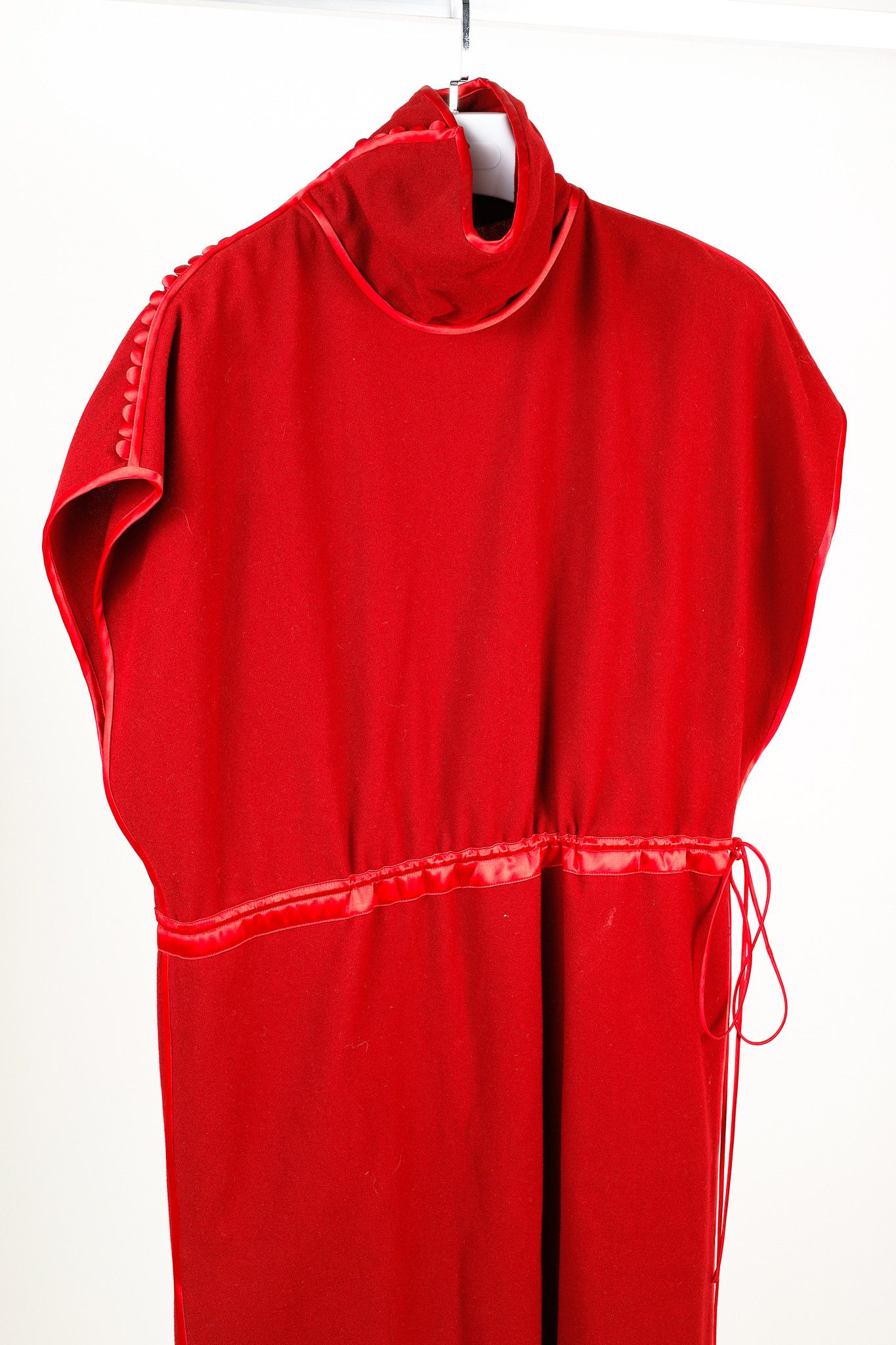 Gucci Gucci AW/19 Runway Red Wool Satin-Trim Cowl-Neck Dress Size M / US 6-8 / IT 42-44 - 3 Thumbnail