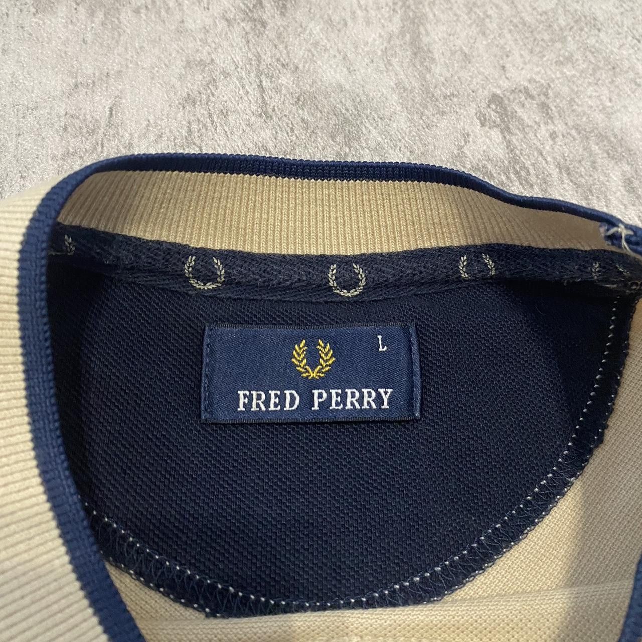 Fred Perry Cream Fred Perry t-shirt embroidered fashion Size US L / EU 52-54 / 3 - 4 Thumbnail