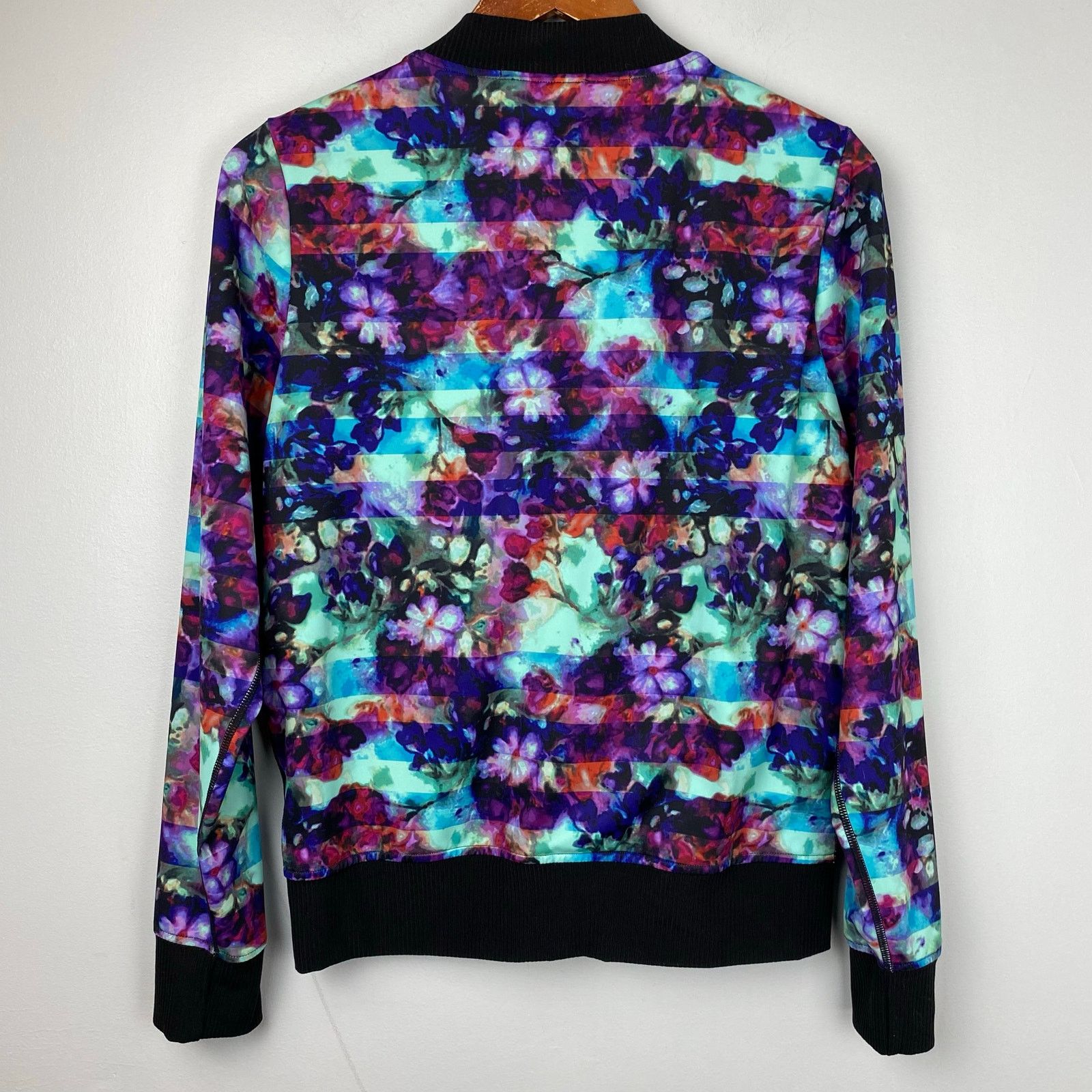 Athleta Athleta Floral Fade Bombtastic Jacket Medium Abstract Size M / US 6-8 / IT 42-44 - 9 Thumbnail