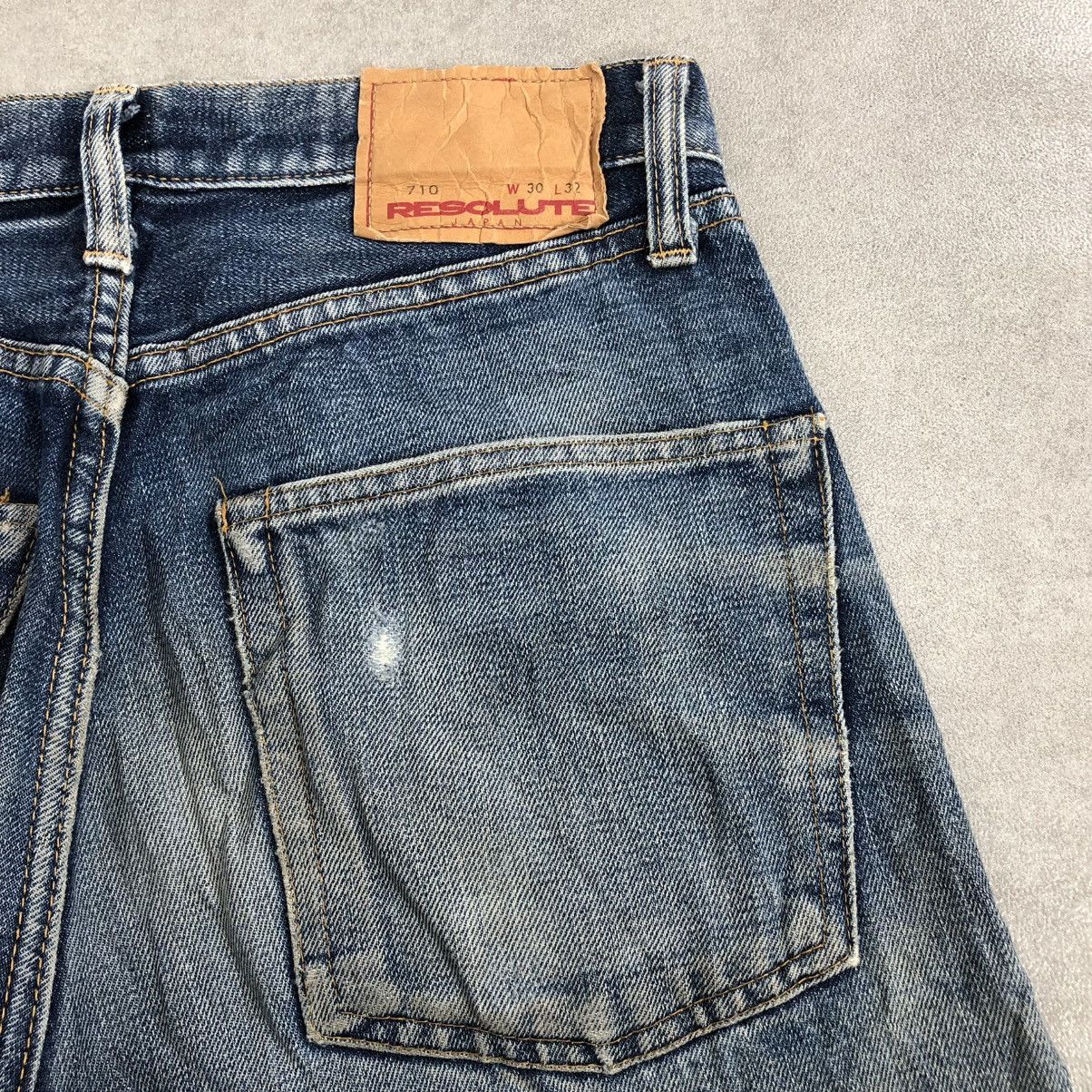 Japanese Brand 🇯🇵 Vintage Resolute 710 Japan Distressed Faded Selvedge Jeans Size US 30 / EU 46 - 15 Thumbnail