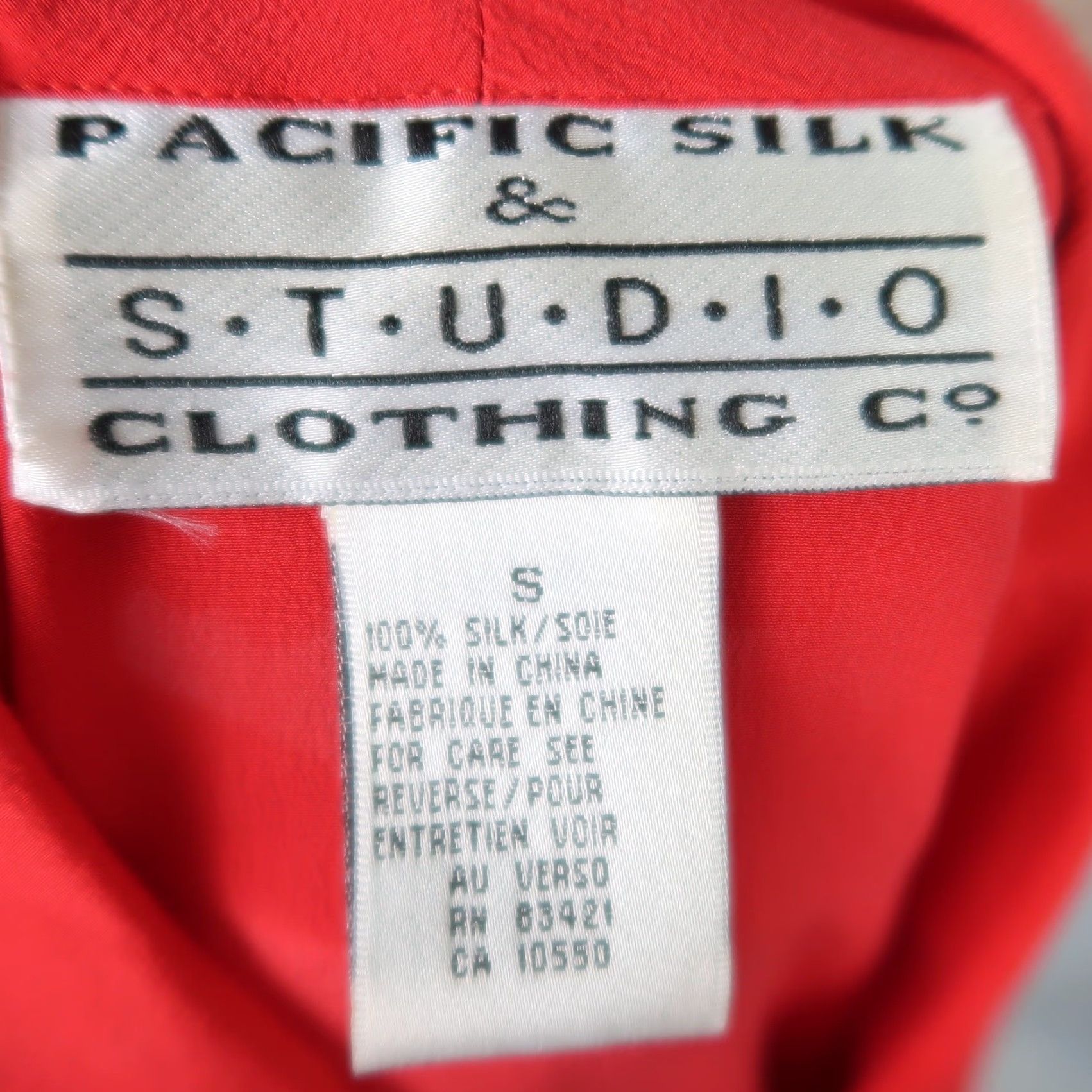 Vintage VINTAGE 90s Pacific Silk Red Button Down Blouse Top S Women's Silk Blouse Long Sleeve 90s Vintage Red Silk Button Down Blouse S Womens Size S / US 4 / IT 40 - 5 Thumbnail