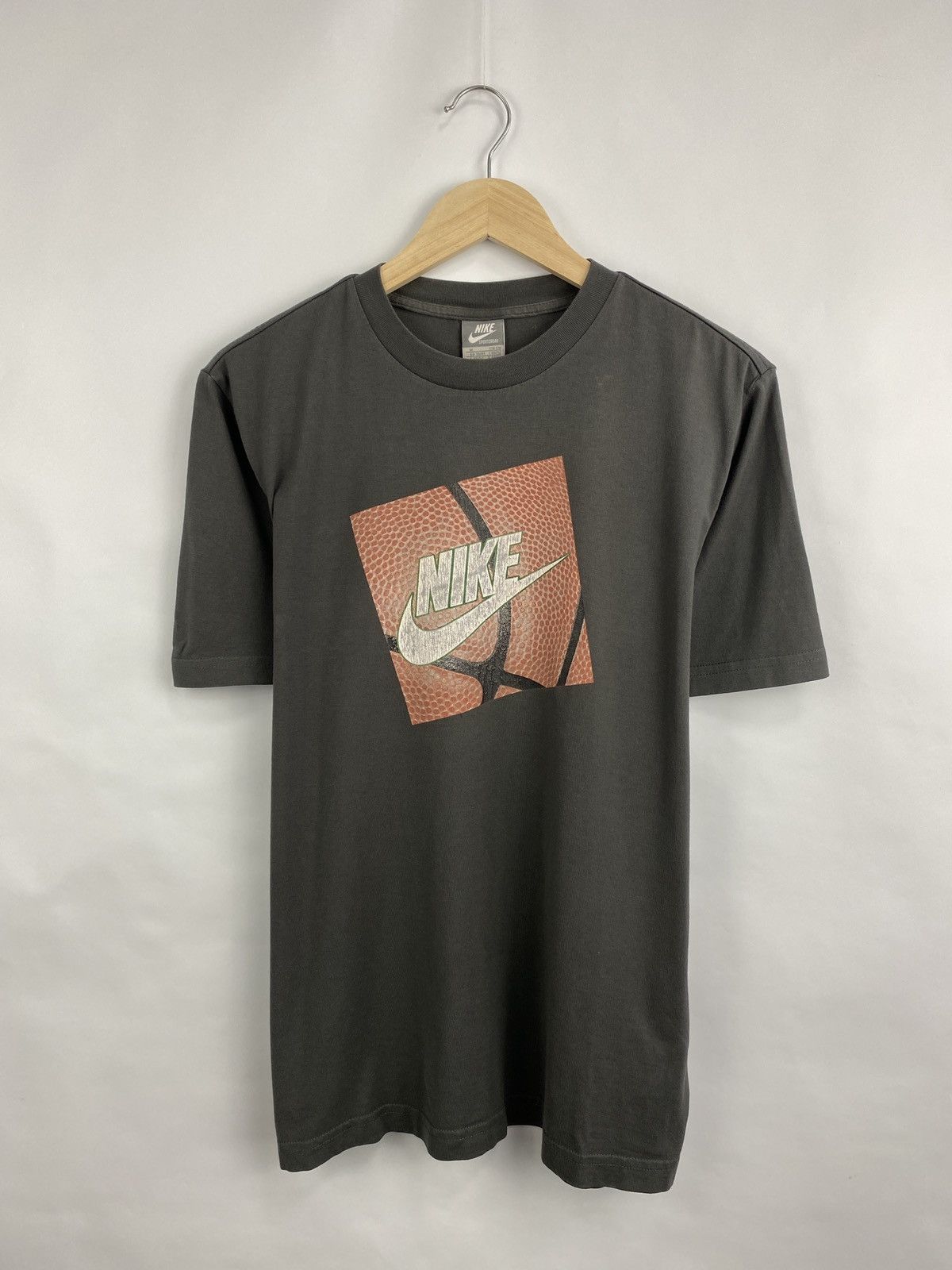 Nike × Vintage 🏀 Vintage 90s Nike Basketball T-Shirt Swoosh Rare Retro Hype Size US M / EU 48-50 / 2 - 3 Thumbnail