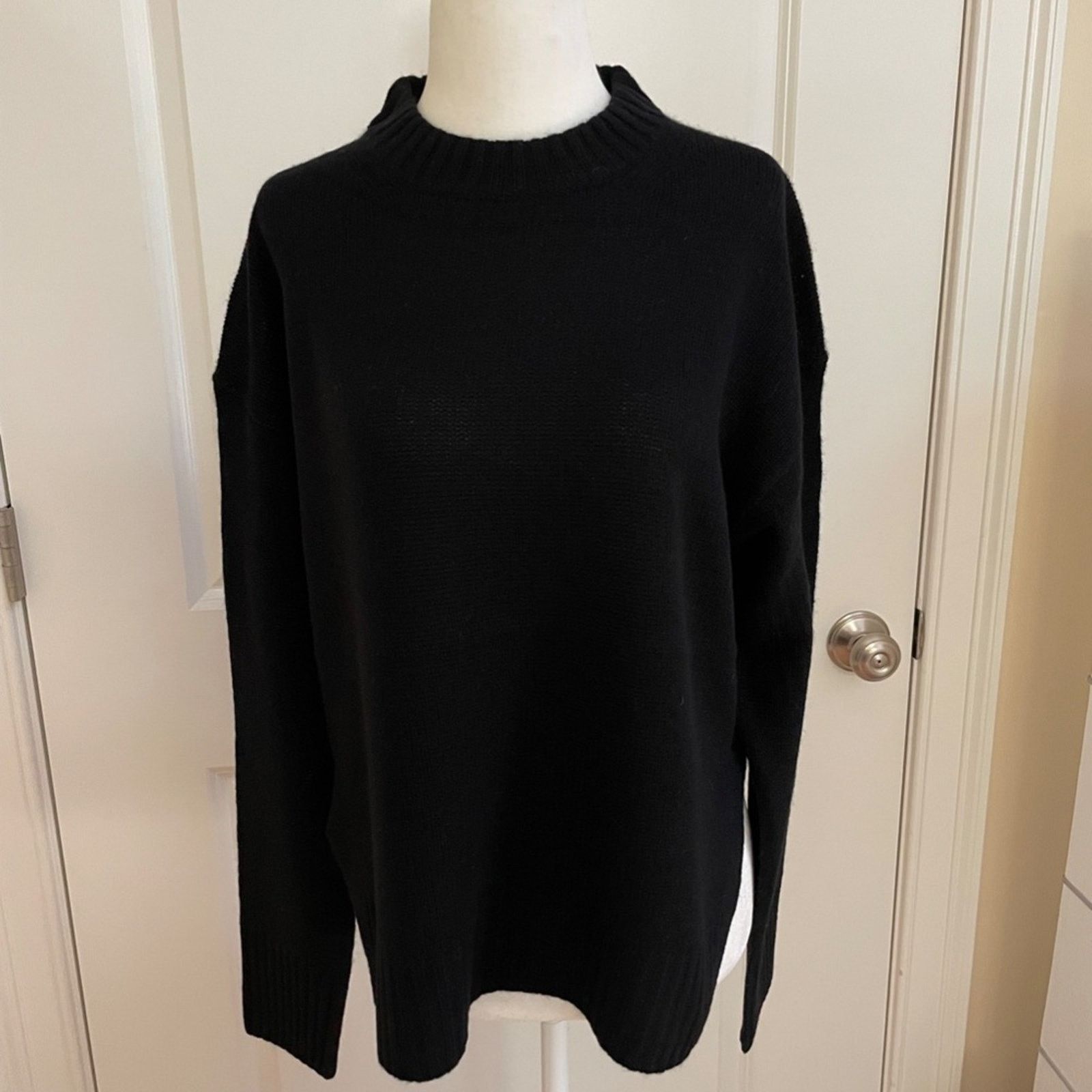 360Cashmere Alex Ribbed Trim Cashmere Sweater from 360 Cashmere Size M / US 6-8 / IT 42-44 - 1 Thumbnail