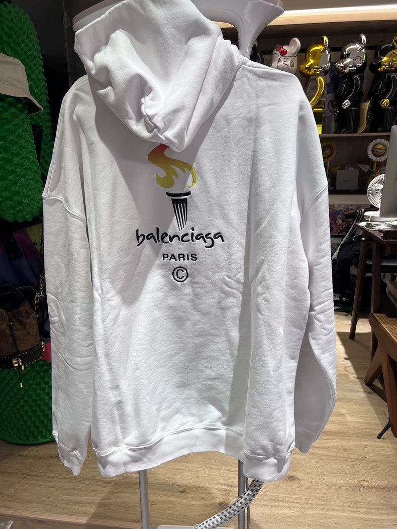 Balenciaga Balenciaga White Torch Embroidered Hoodie Size S New with Size US S / EU 44-46 / 1 - 6 Thumbnail