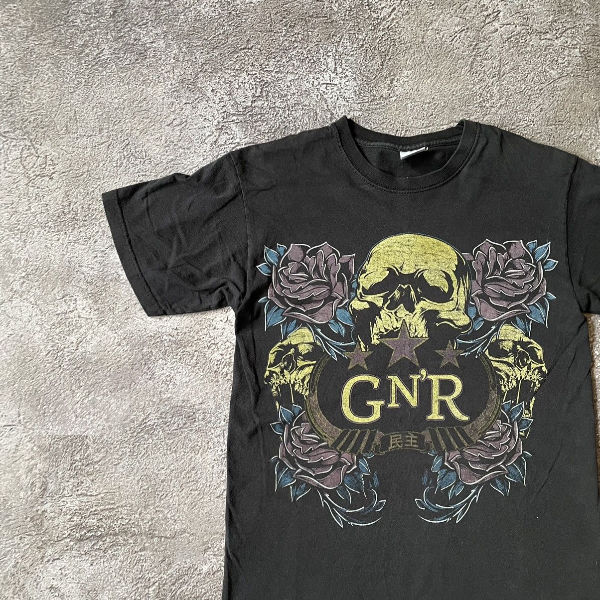 Vintage Vintage Y2K Guns Abstract Graphic Tee Punk Grunge Tapered M Size US M / EU 48-50 / 2 - 4 Thumbnail