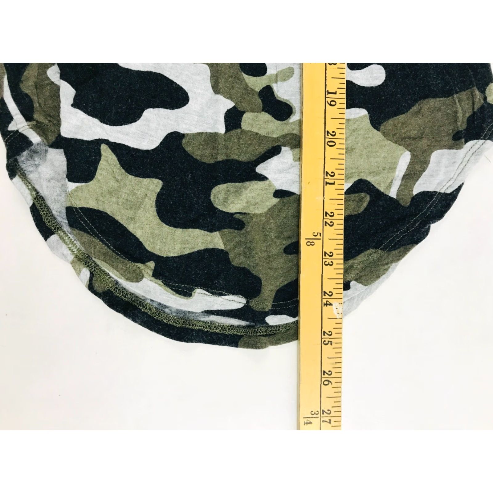 Vintage No Boundaries T-Shirt Women's Size Small (3-5) Green Black White Camo Round Neck Size S / US 4 / IT 40 - 4 Thumbnail