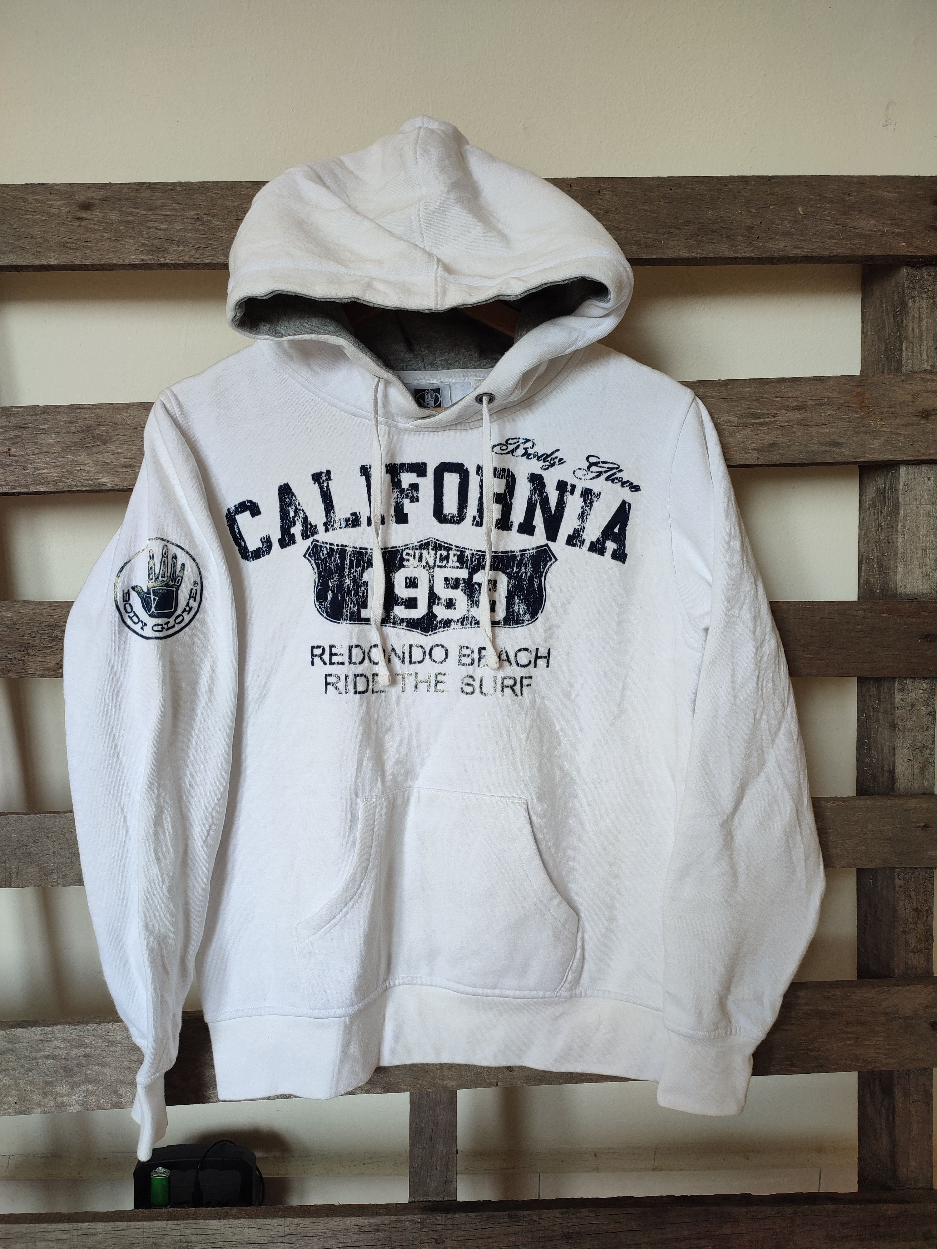 image of Body Glove California ''since 1953'' White Hoodie, Men's (Size Small)