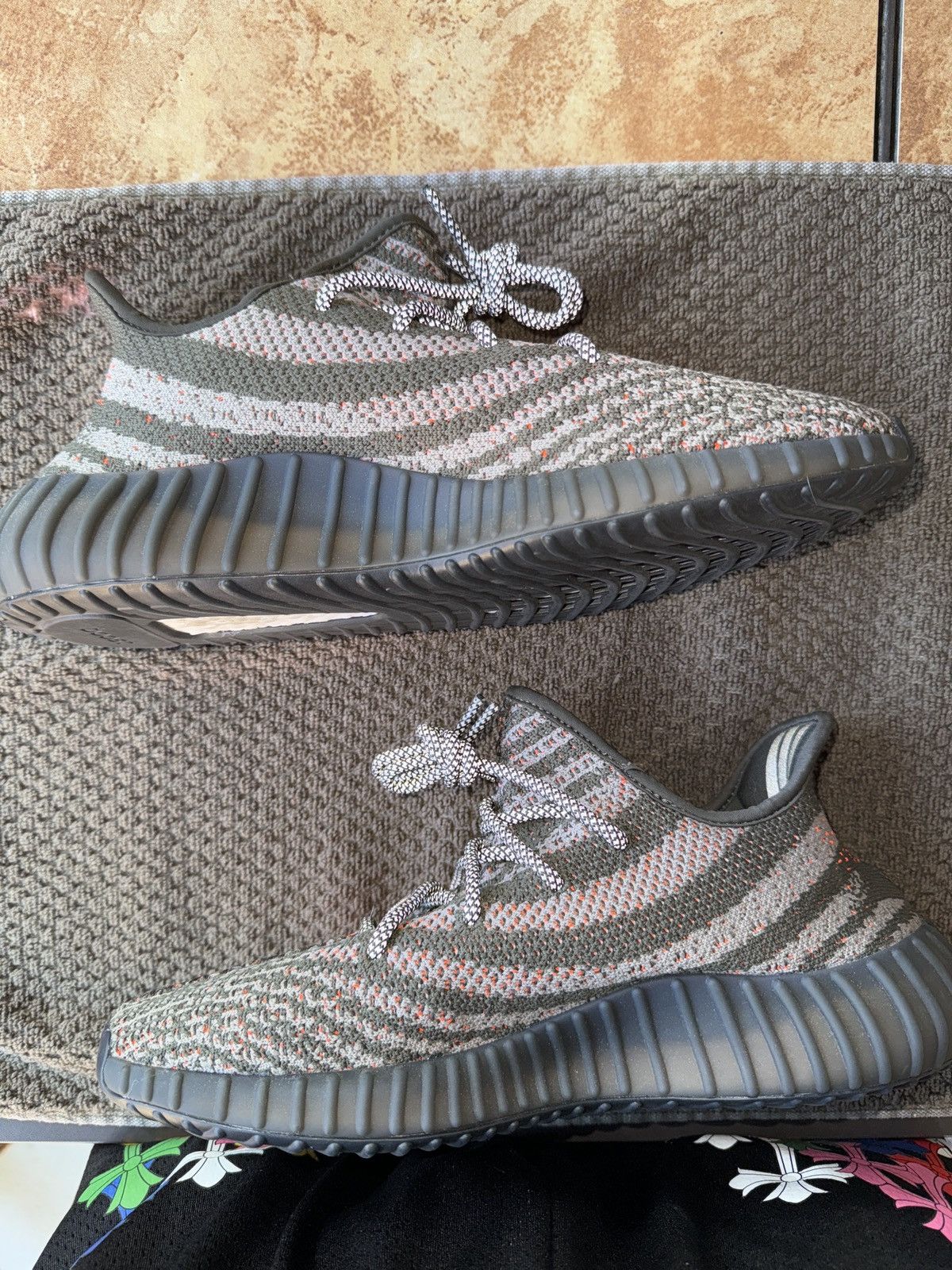 Adidas Yeezy 350 V2 “Carbon Beluga” Size US 10 / EU 43 - 2 Thumbnail