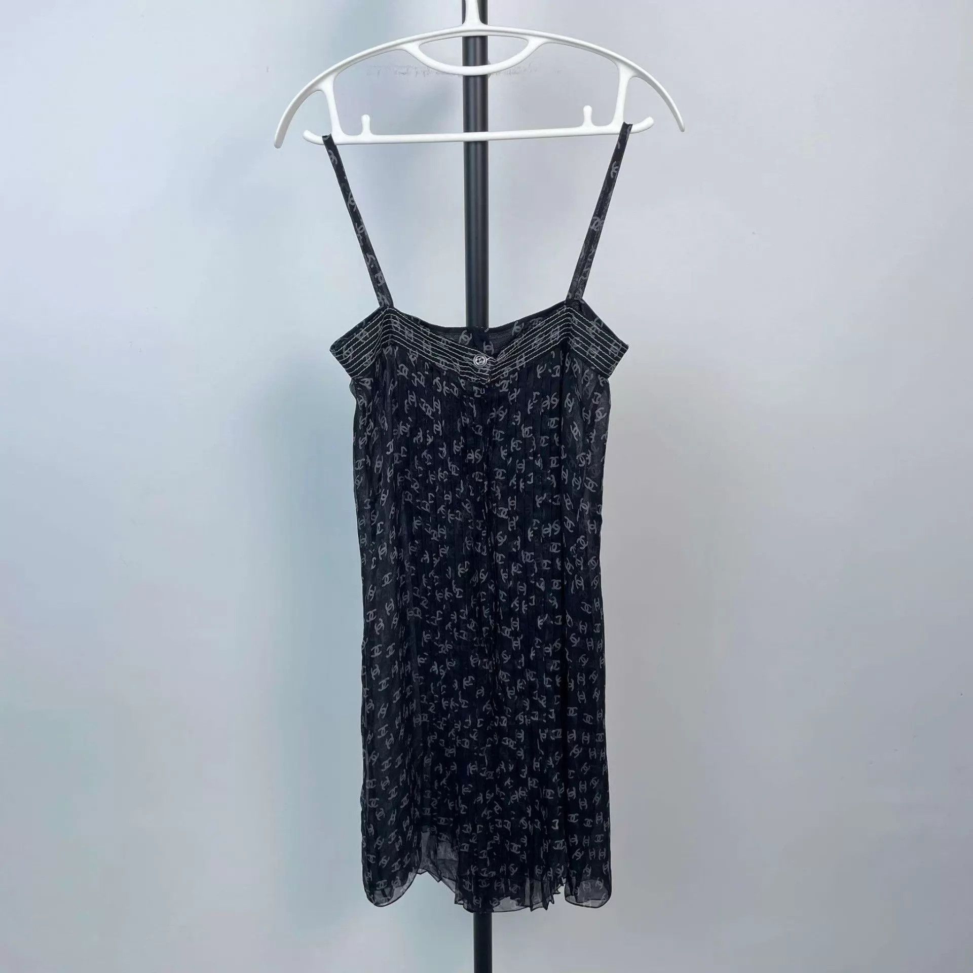 Chanel Chanel all over print silk cami dress black 34 Size XS / US 0-2 / IT 36-38 - 2 Thumbnail