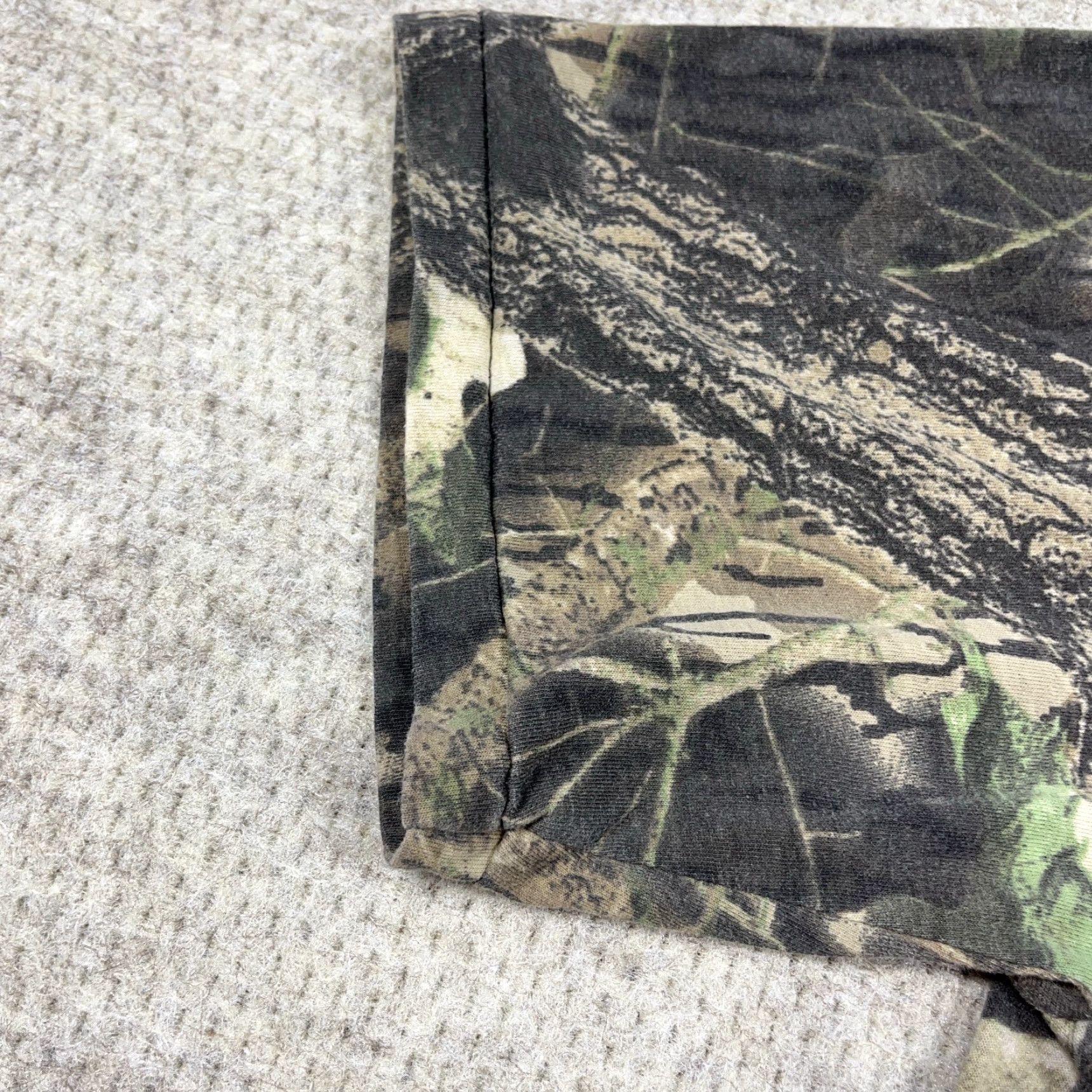 Vintage VINTAGE Jesus Shirt Men M Camouflage Tee 90s Retro Logo Catawba's Best Green Cotton Jersey Short Sleeve Crew Neck Shirt Mens Size US M / EU 48-50 / 2 - 6 Thumbnail