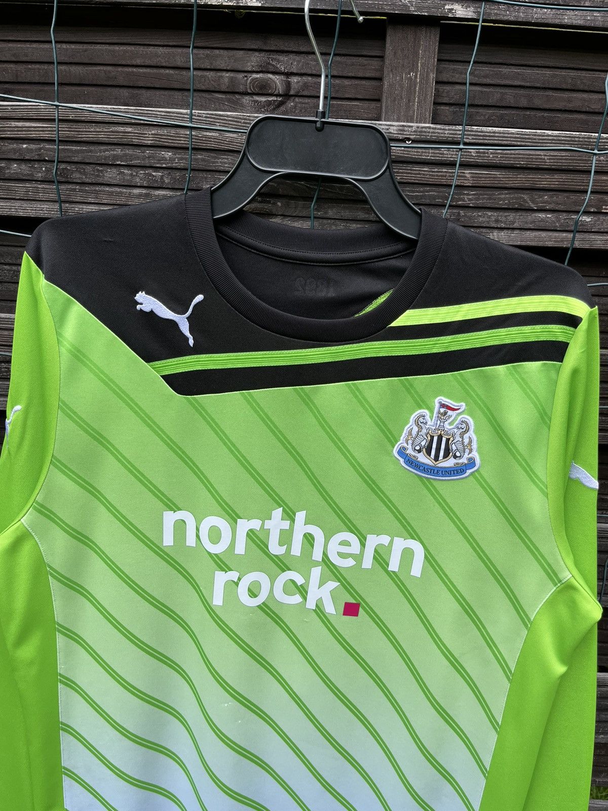 Puma × Vintage ⚽️ NEWCASTLE UNITED GOALKEEPER SOCCER JERSEY FOOTBALL SHIRT Size US L / EU 52-54 / 3 - 3 Thumbnail