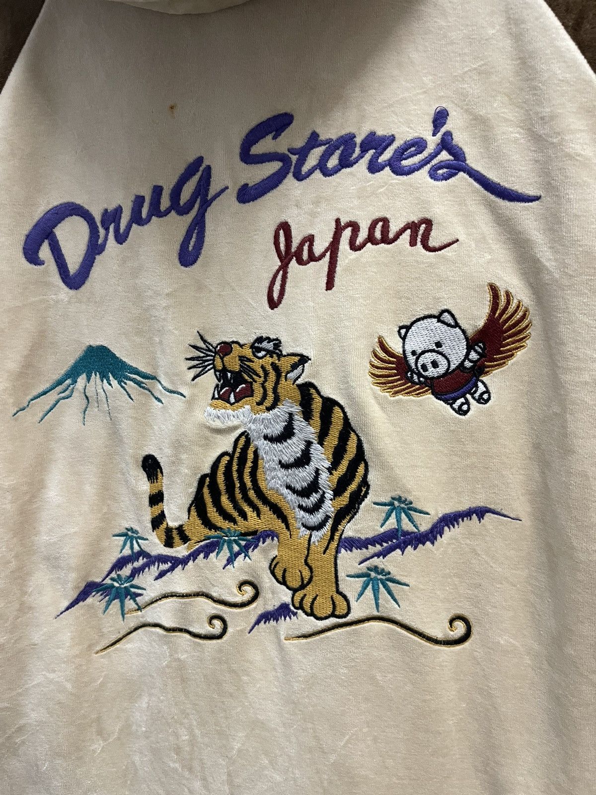 Japanese Brand STREETWEAR HOODIE FLEECE FLYING PIG ON TIGER Size US L / EU 52-54 / 3 - 3 Thumbnail