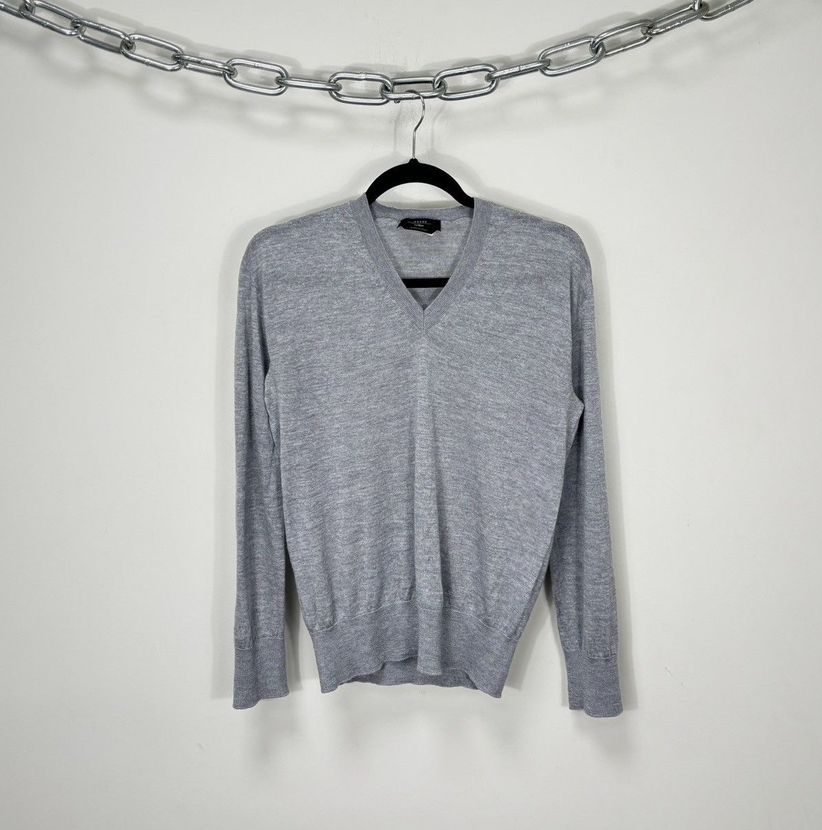 Weekend Max Mara Max Mara Plain Gray Classic Women’s Luxury V-Neck Sweater Size S / US 4 / IT 40 - 1 Thumbnail