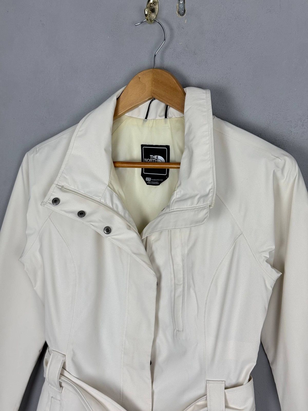 The North Face The North Face HyVent Belted Jacket WomensXS Waterproof Coat Size XS / US 0-2 / IT 36-38 - 2 Thumbnail