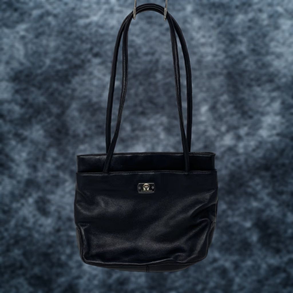 Etienne Aigner Vtg Etienne Aigner Black Leather Shoulder Bag Handbag Purse Y2K Minimalist Bag Women Small 9x12x3 Black Leather Shoulder Bag Vintage Size ONE SIZE - 1 Thumbnail
