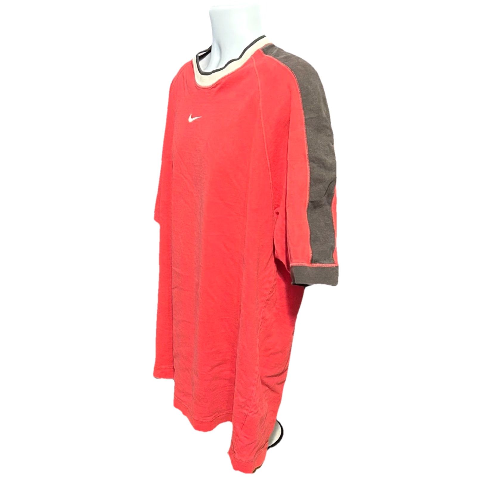 Nike VINTAGE Nike Shirt 2XL Men Red Black Short Sleeve Center Swoosh Logo Pattern 90s Size US XXL / EU 58 / 5 - 3 Thumbnail