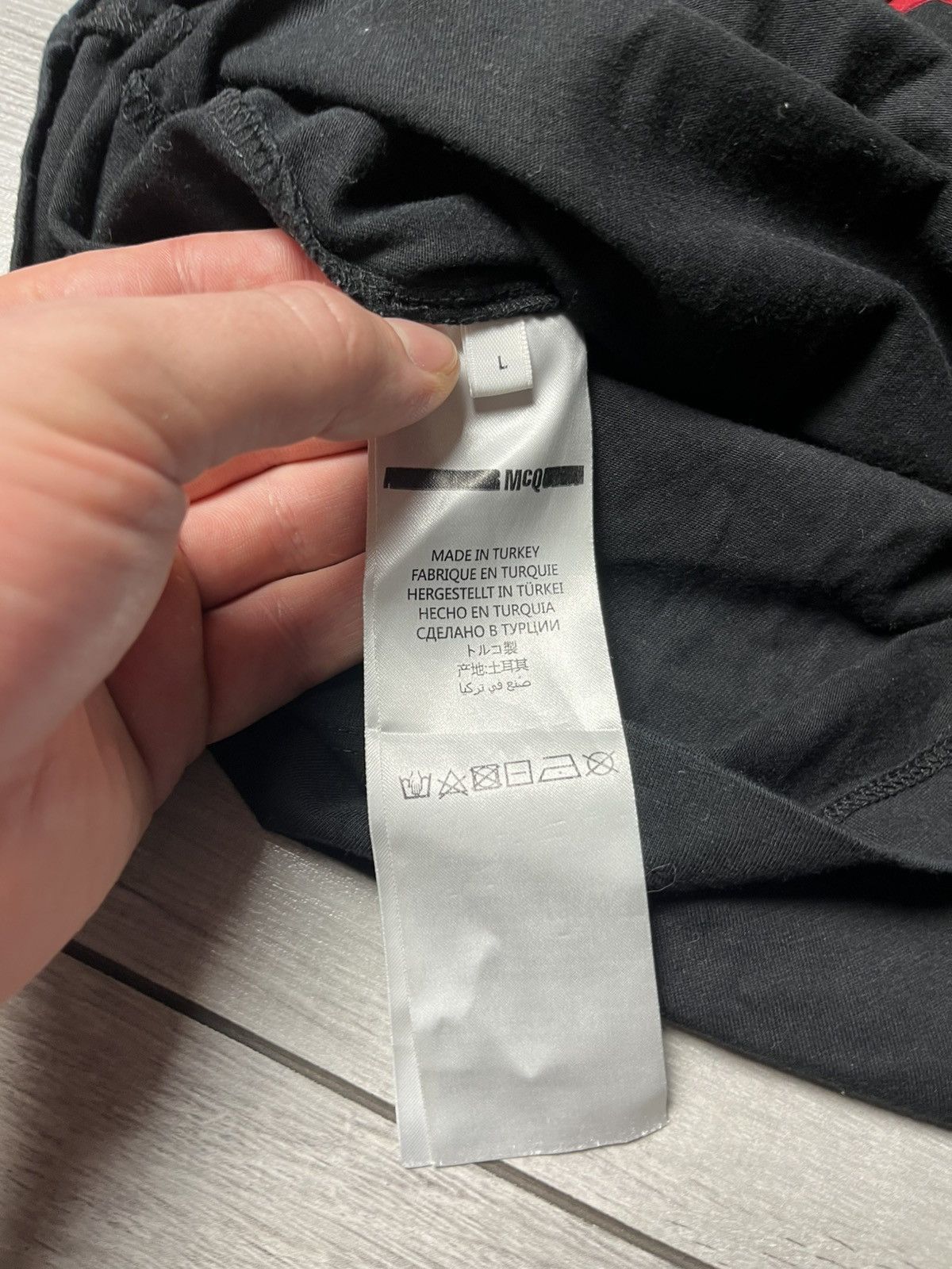 Alexander McQueen Mcq Tshirt inverted logo size Large Alexander McQueen Size US L / EU 52-54 / 3 - 5 Thumbnail