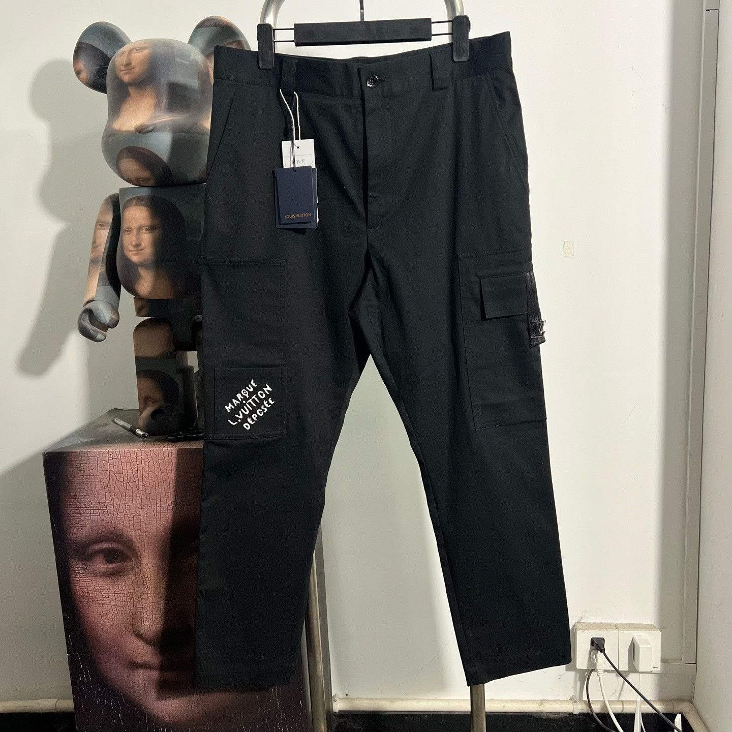 Louis Vuitton Louis Vuitton Cargo Black Casual Pants 28 Men Size US 28 / EU 44 - 1 Thumbnail