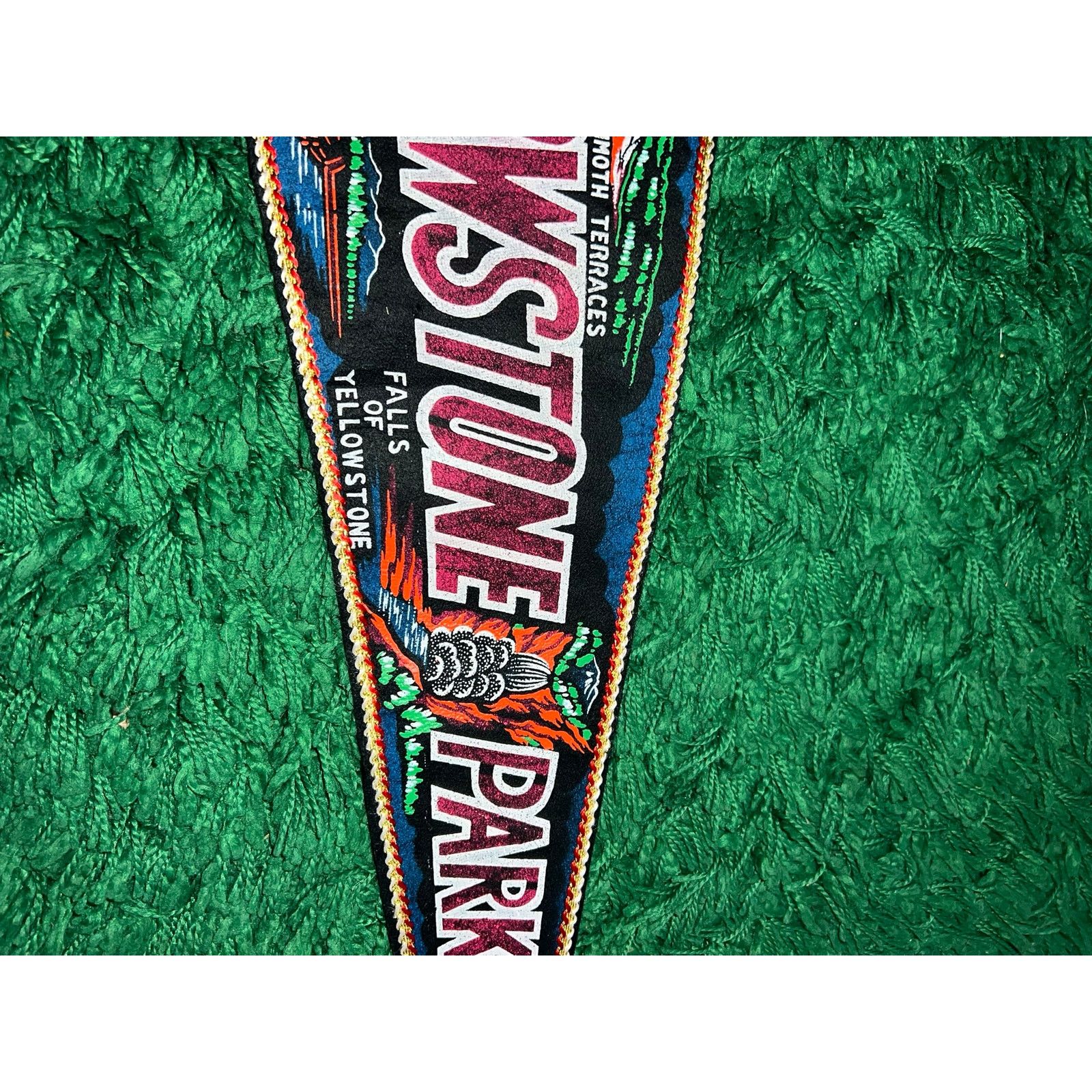 Vintage 1970s 60s Vintage Yellowstone Park Nature Felt Pennant VTG Size ONE SIZE - 4 Thumbnail