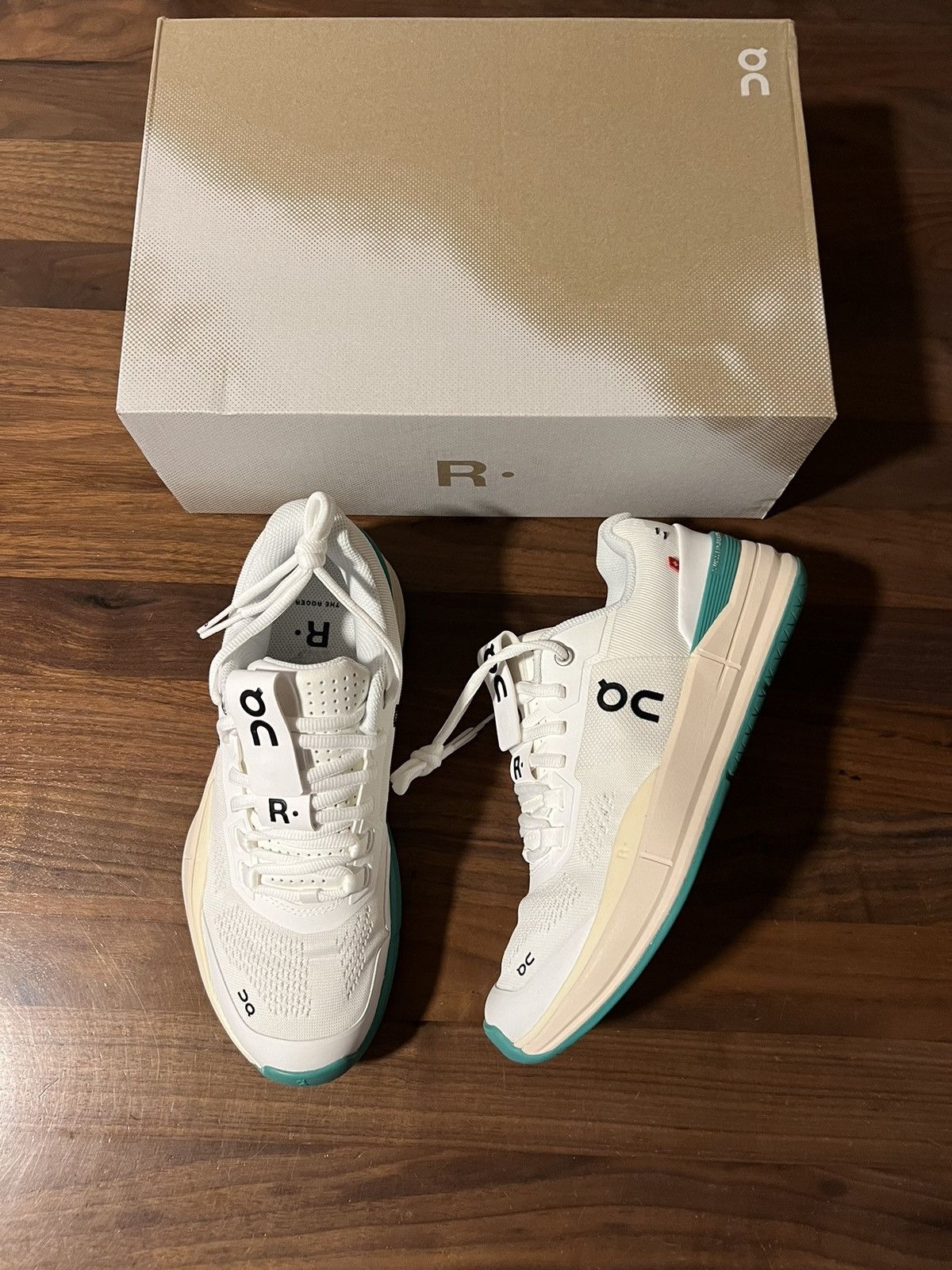 Kith × On On THE ROGER Pro White Mint Tennis Federer Woman Size 8 Size US 8 / IT 38 - 1 Thumbnail