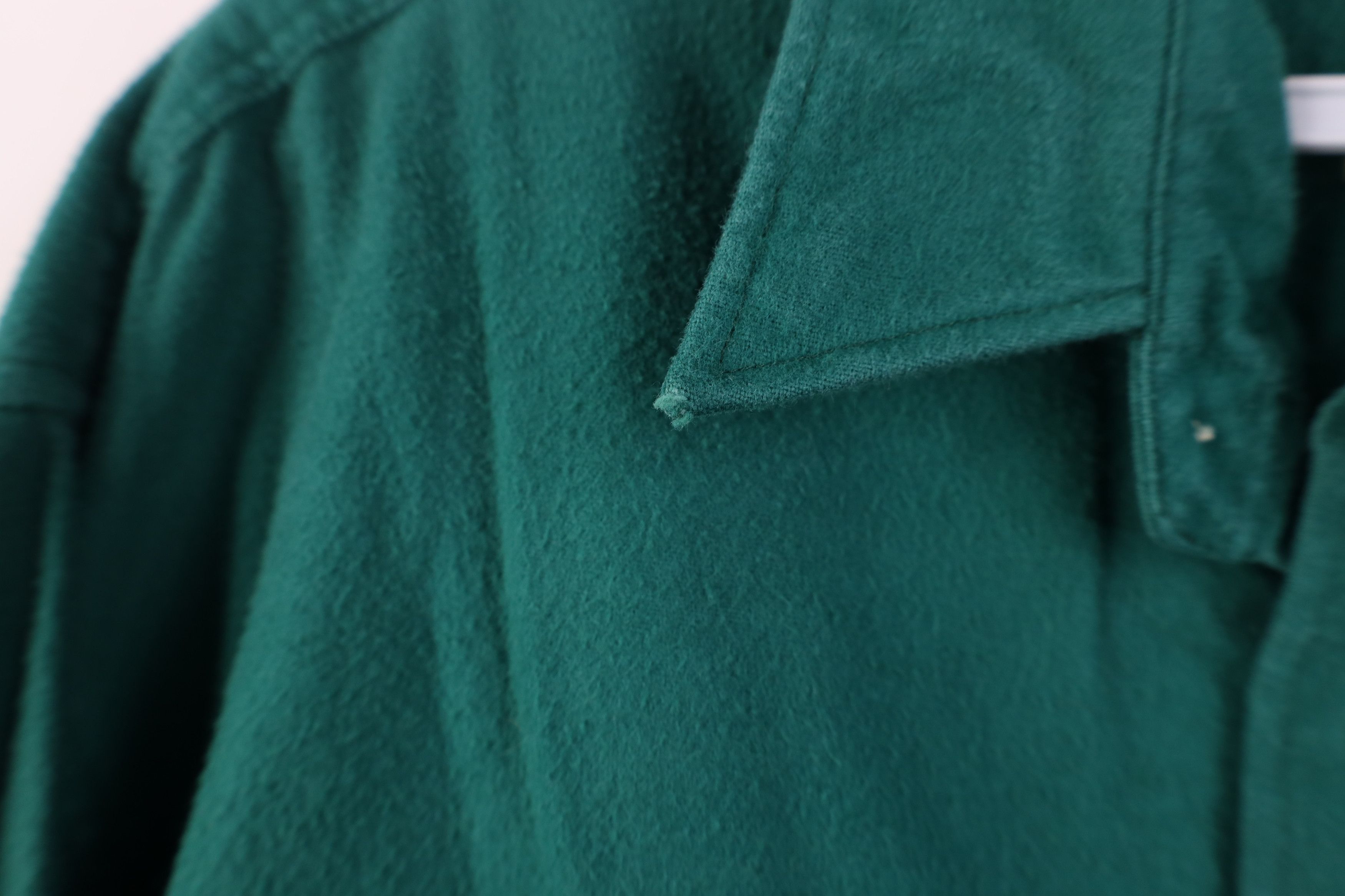 Vintage Vintage 70s Streetwear Cloth Collared Button Shirt Green Size US L / EU 52-54 / 3 - 6 Thumbnail