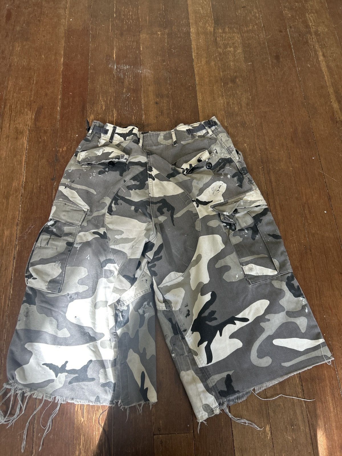 Other Snow White Camo Short Pants Size US 34 / EU 50 - 2 Thumbnail