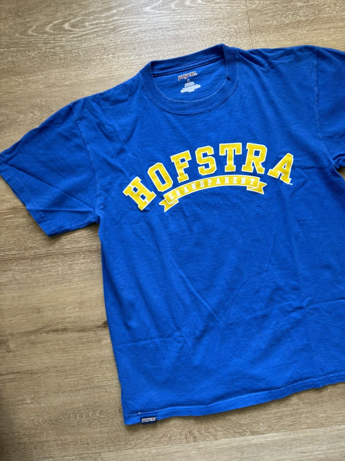 Other 2000s ‘HOFSTRA GRANDPARENT’ Jansport Arc Logo Tee Size US M / EU 48-50 / 2 - 4 Thumbnail