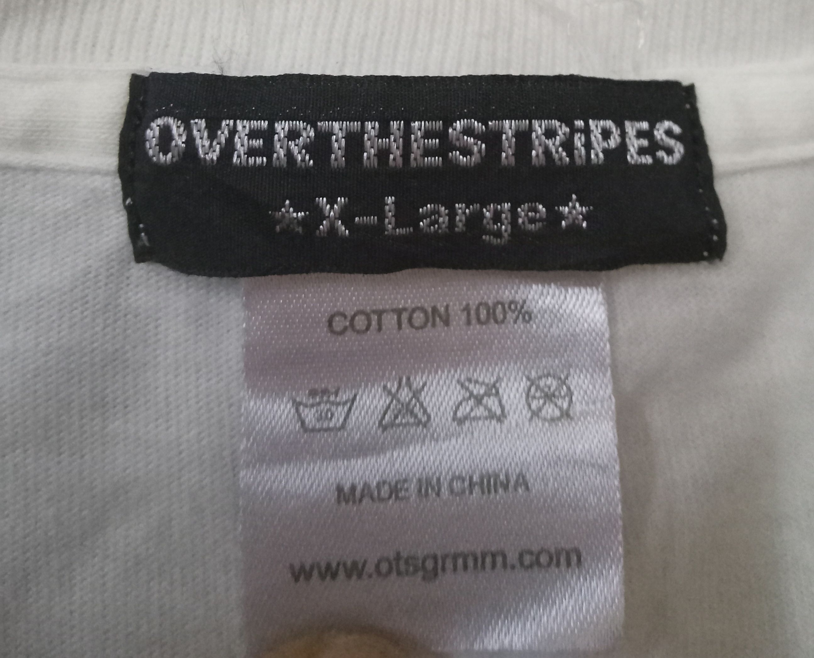 Band Tees Red Hot Chili Peppers Over The Stripes T Shirt Size US XL / EU 56 / 4 - 2 Thumbnail