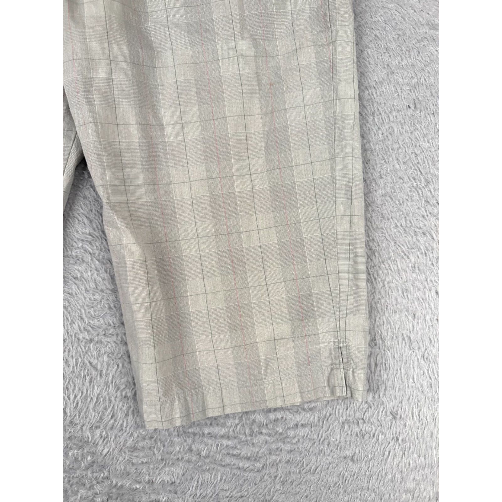 The North Face The North Face Women's Cargo Shorts Size 8 Gray Plaid Cotton Hiking Activewear 30x16 Size 30" / US 8 / IT 44 - 2 Thumbnail
