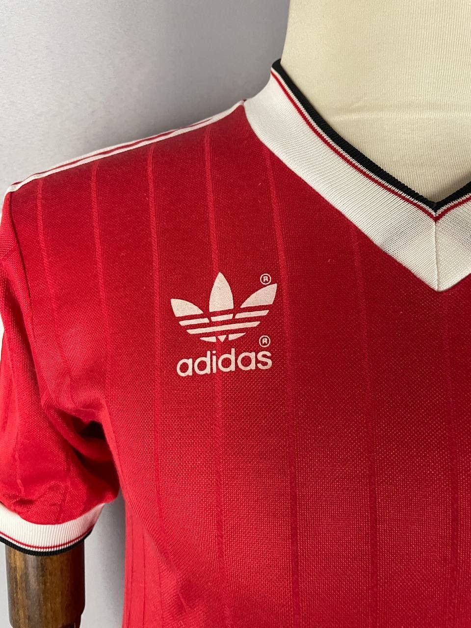 Adidas Adidas Manchester United Home Shirt 1982 Vintage Rare Size US L / EU 52-54 / 3 - 11 Thumbnail