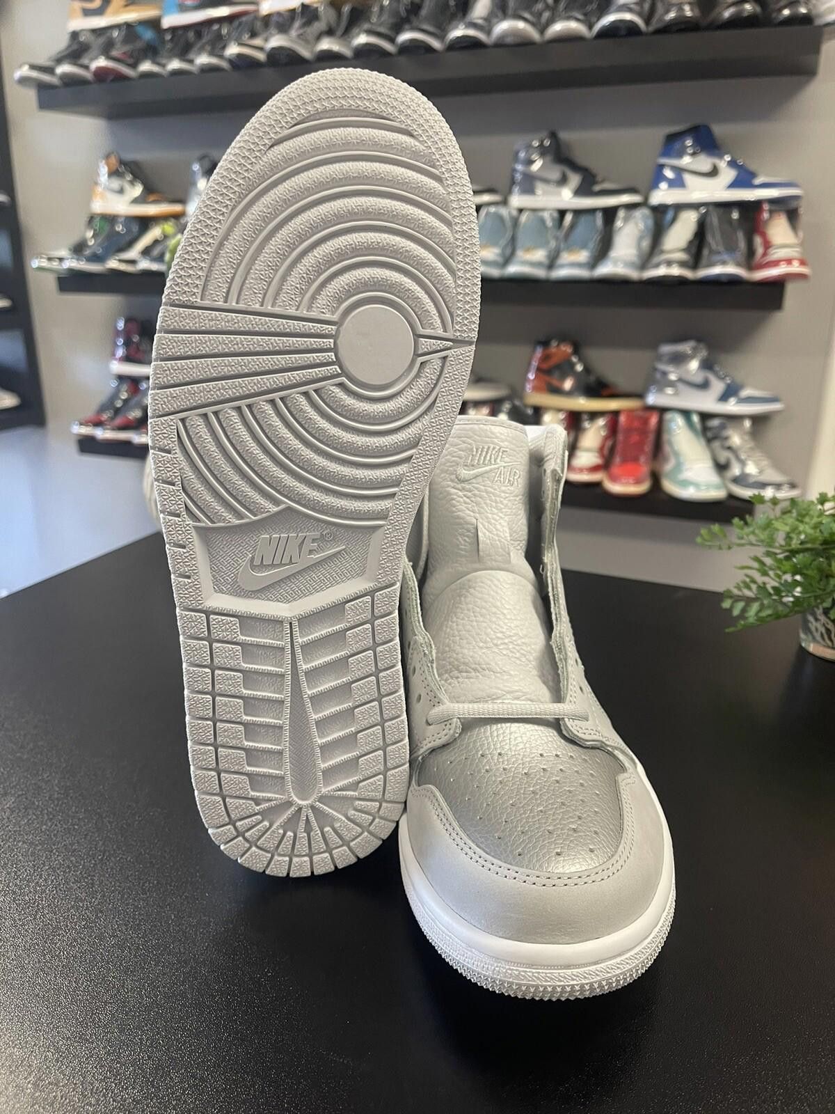 Jordan Brand Jordan 1 Retro High CO Japan Neutral Grey (2020) Size 9.5m Size US 9.5 / EU 42-43 - 9 Thumbnail