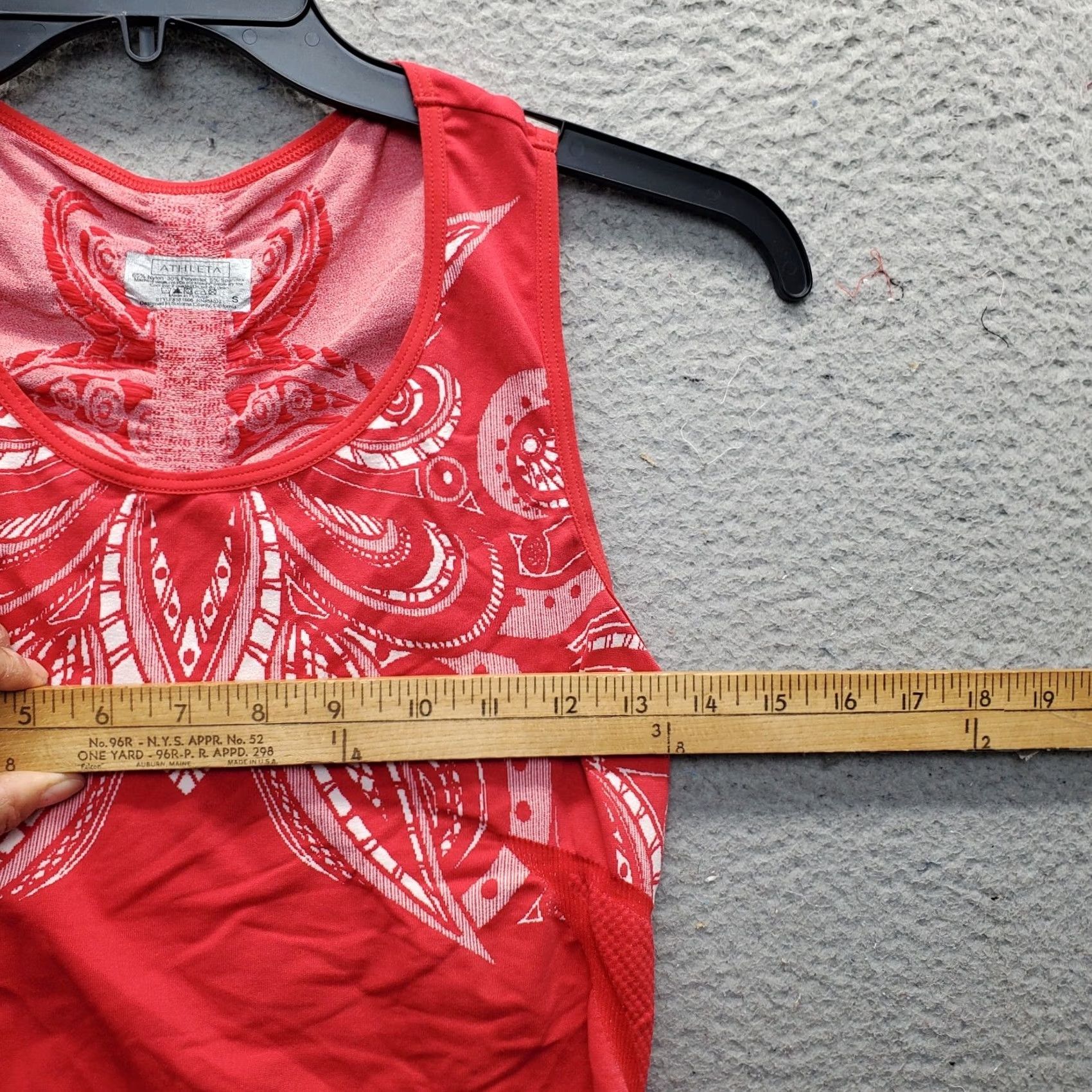 Athleta Athleta Tank Top Womens S Multicolor Geometric Round Neck Wide Strap Pullover Shirt Womens Size S Multicolor Geometric Sleeveless Size S / US 4 / IT 40 - 4 Thumbnail